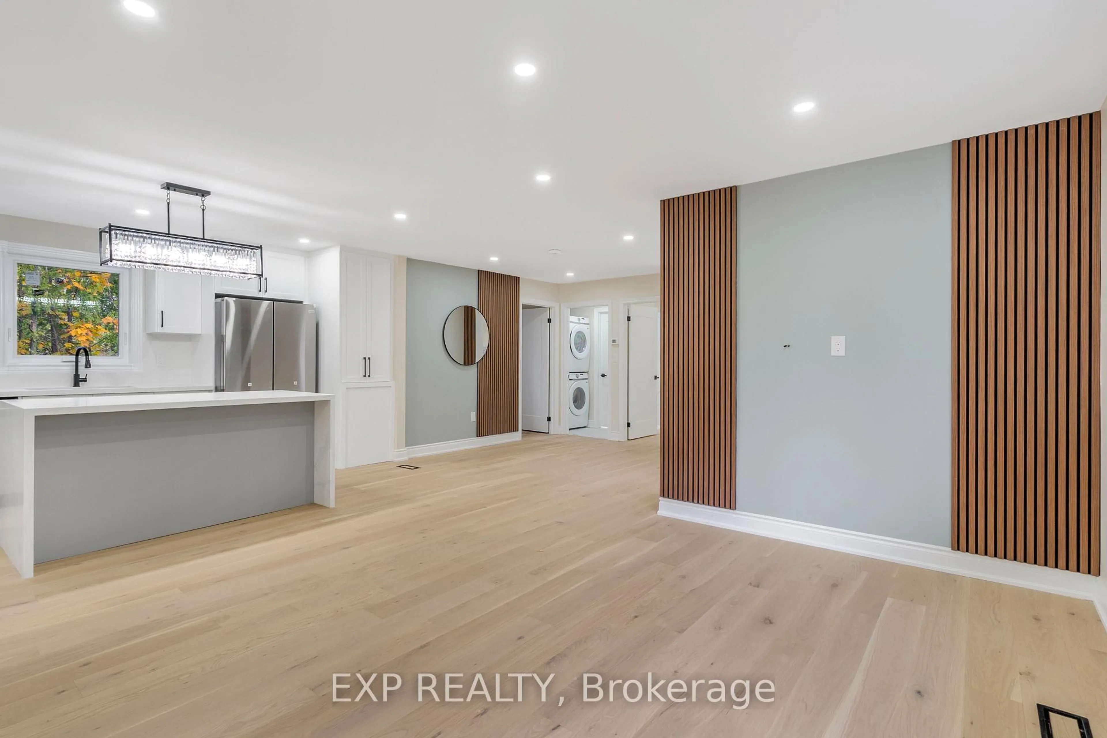 Indoor entryway for 336 Margaret Ave, Hamilton Ontario L8E 2J4