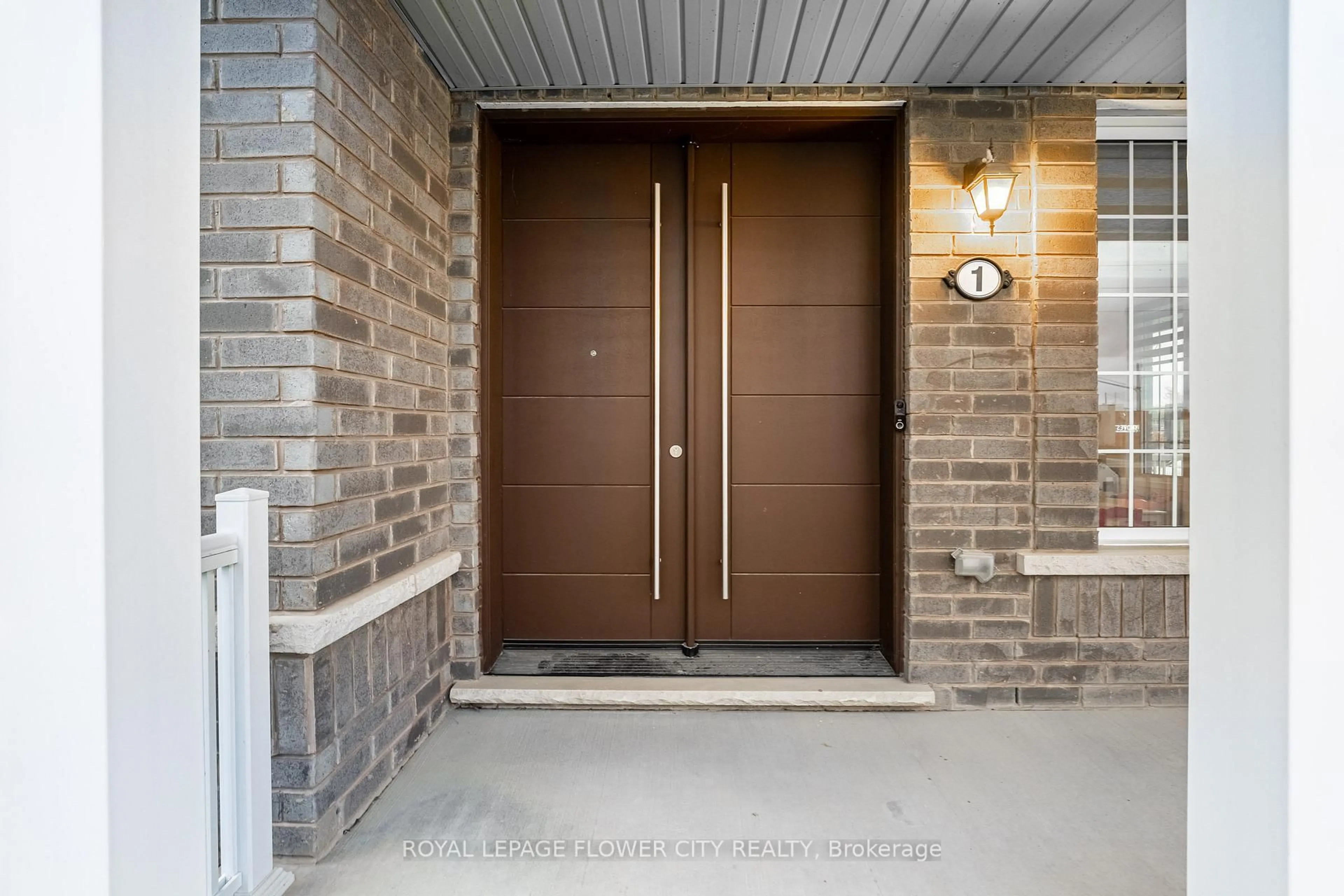 Indoor entryway for 1 Anderson Rd, Brantford Ontario N3T 0R8