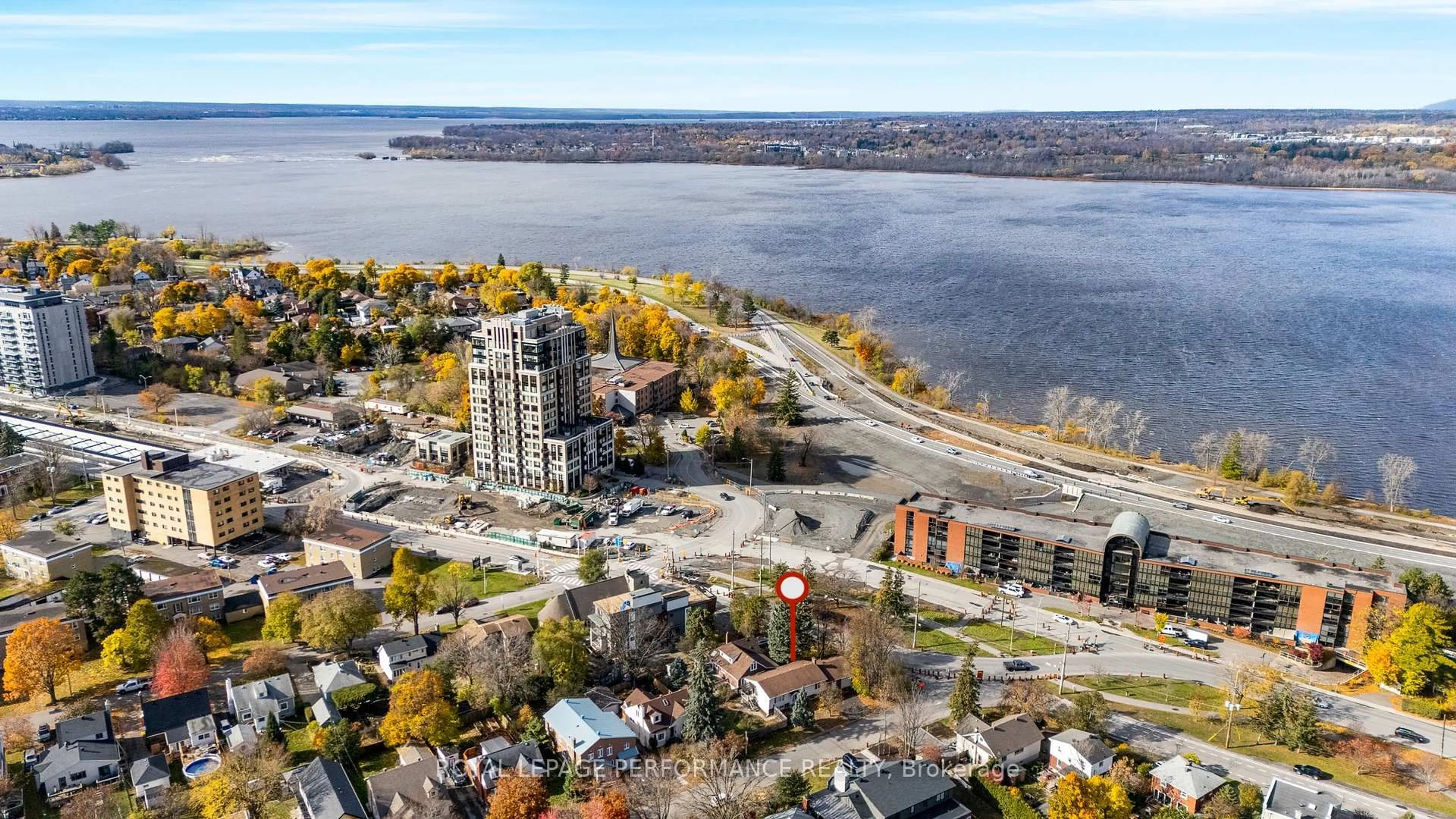 A pic from outside/outdoor area/front of a property/back of a property/a pic from drone, water/lake/river/ocean view for 530 Rowanwood Ave, Ottawa Ontario K2A 3E1