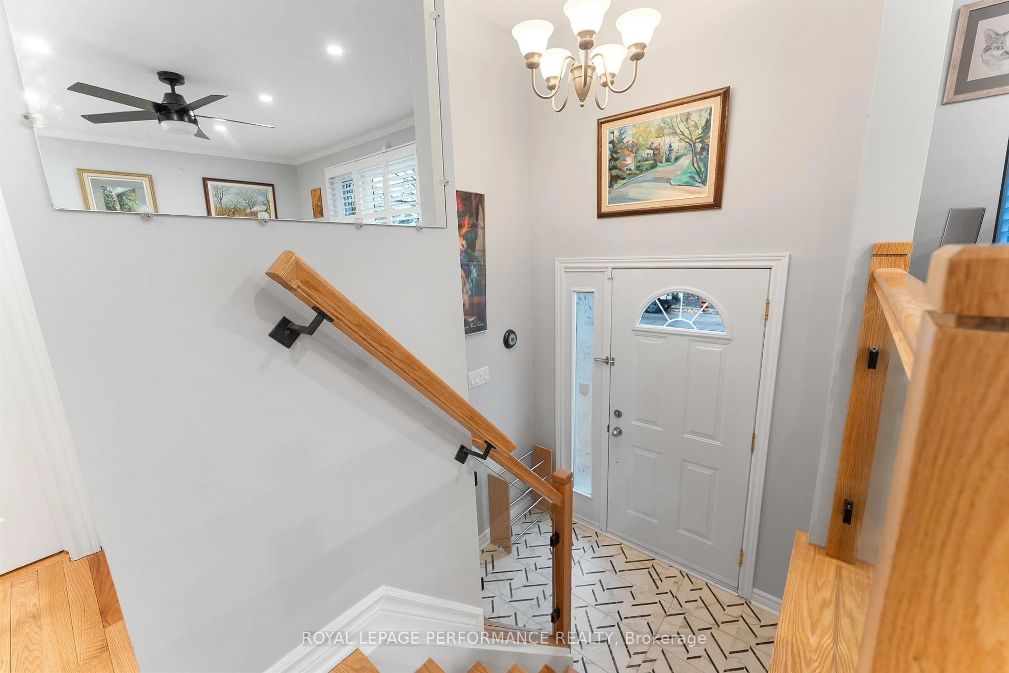 Unknown for 530 Rowanwood Ave, Ottawa Ontario K2A 3E1