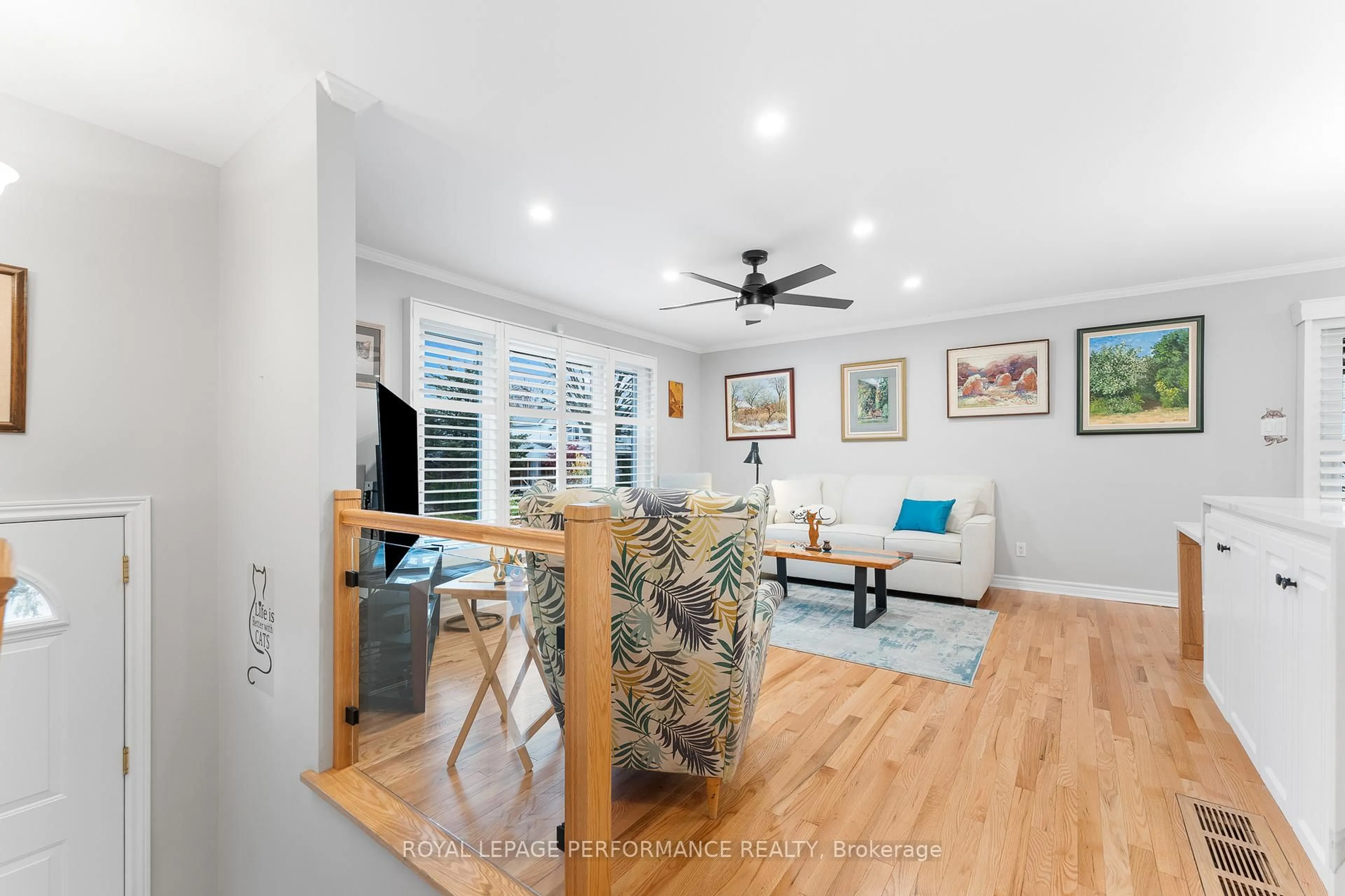 Unknown for 530 Rowanwood Ave, Ottawa Ontario K2A 3E1