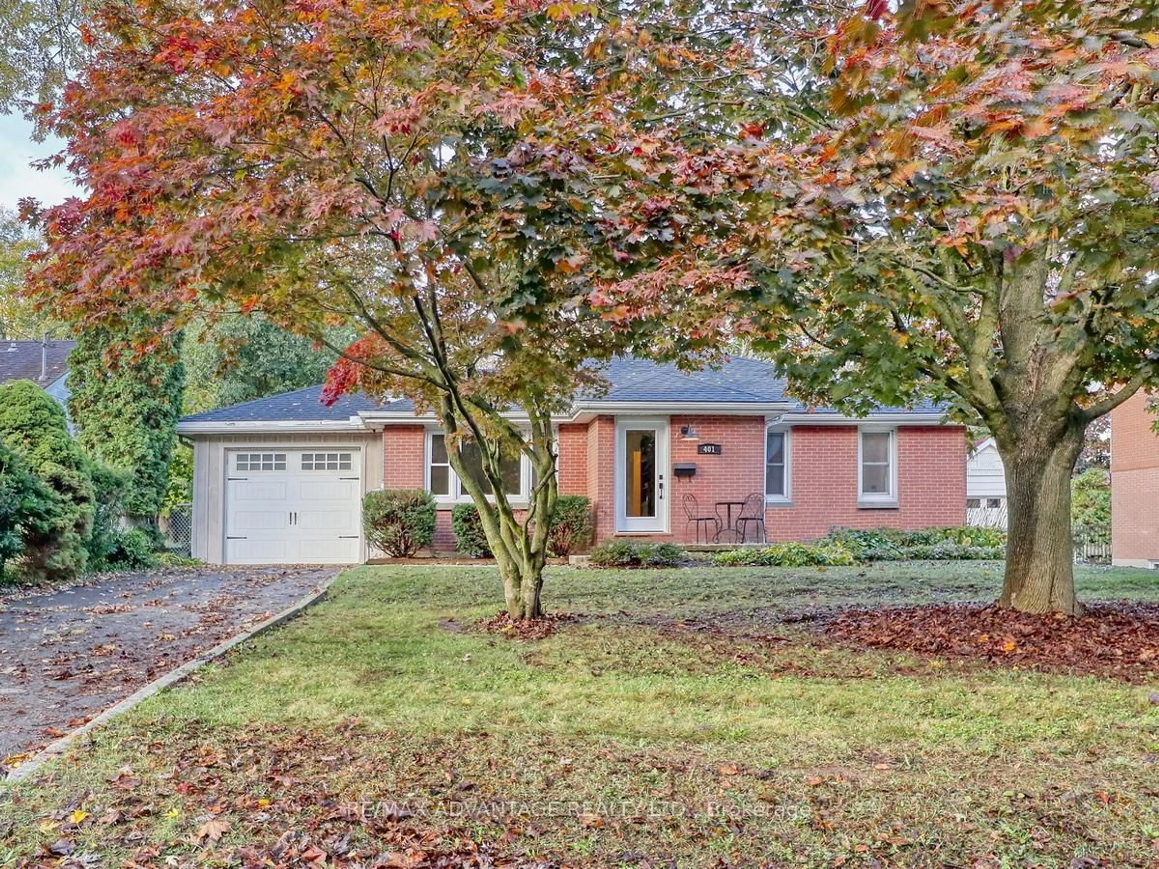 Home with brick exterior material, street for 401 Stephen St, London South Ontario N6K 2N4