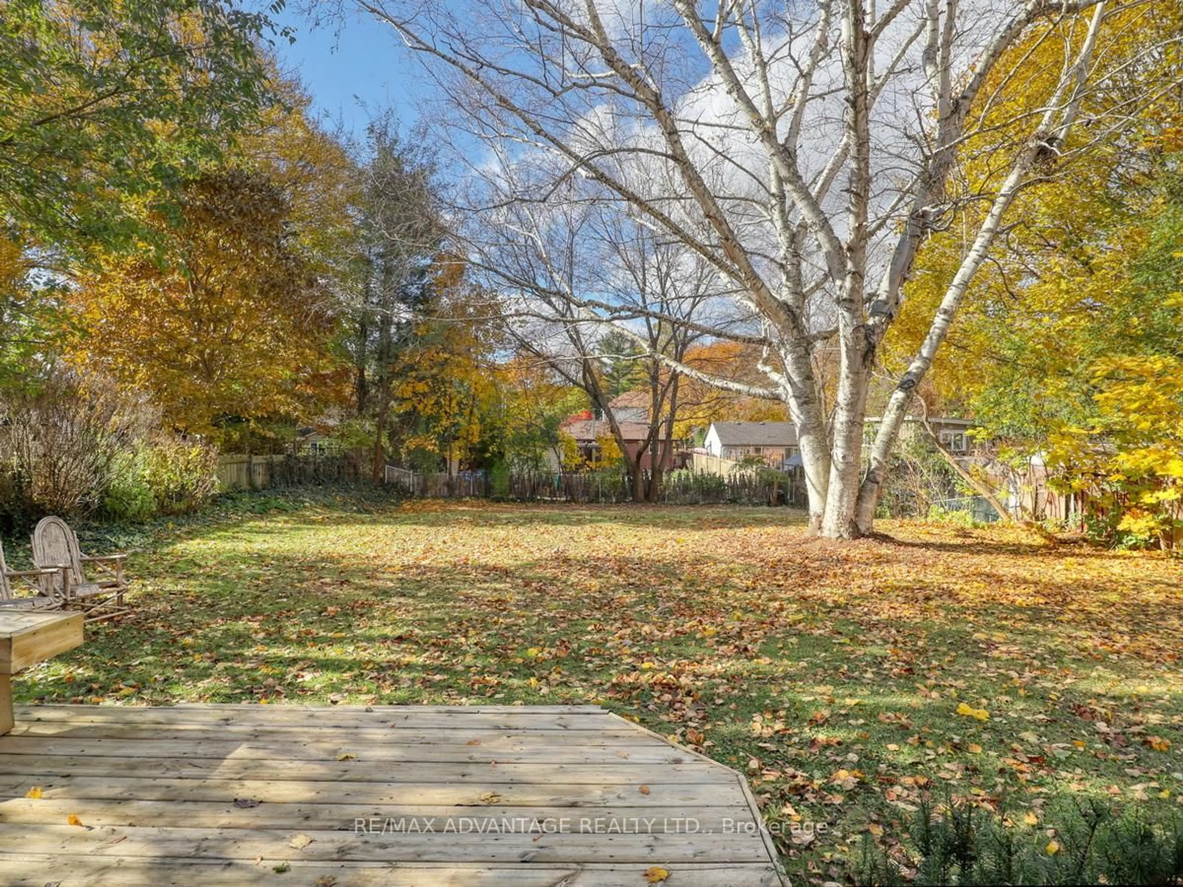 Patio, forest/trees view for 401 Stephen St, London South Ontario N6K 2N4