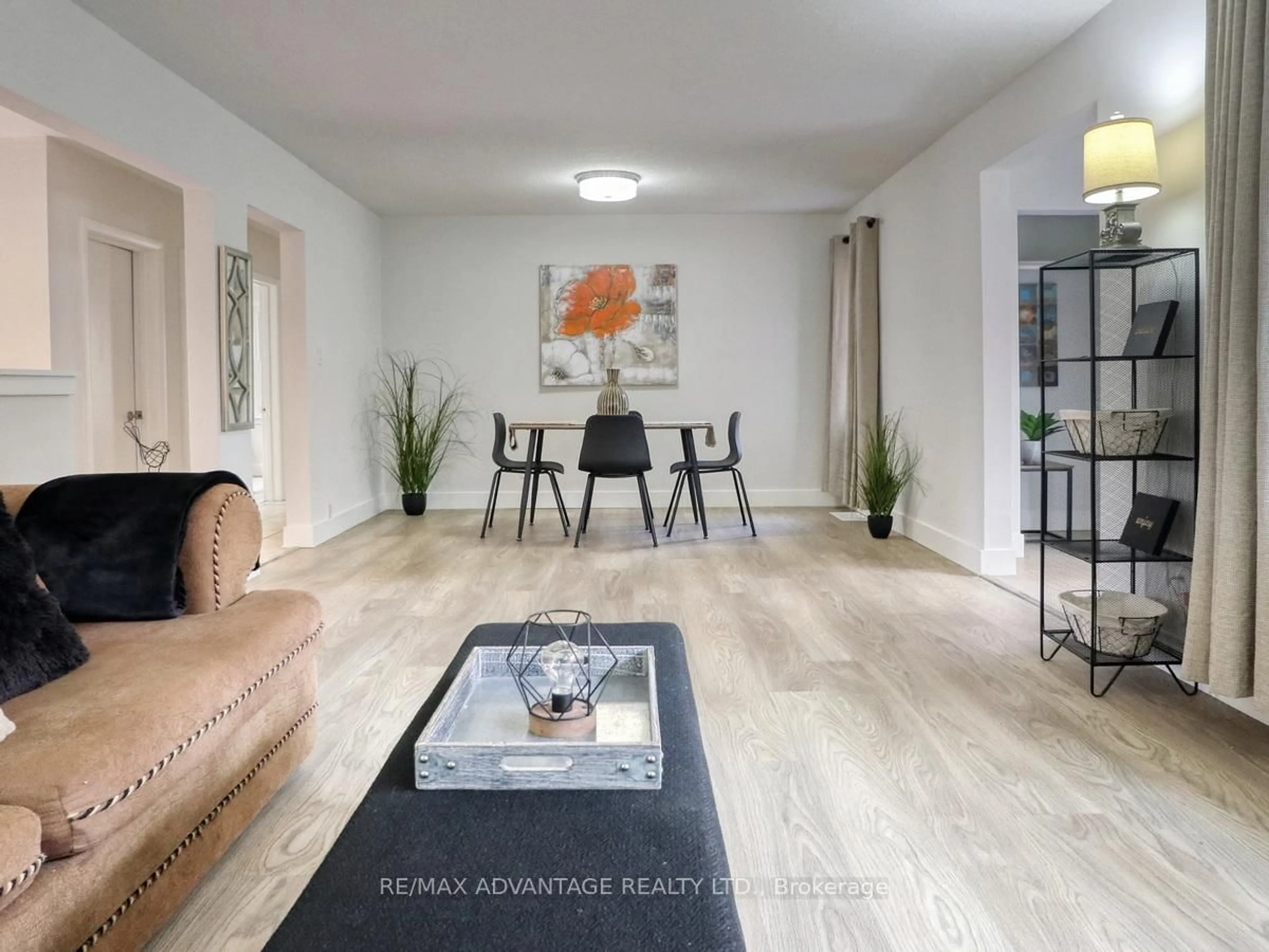 Living room with furniture, unknown for 401 Stephen St, London South Ontario N6K 2N4