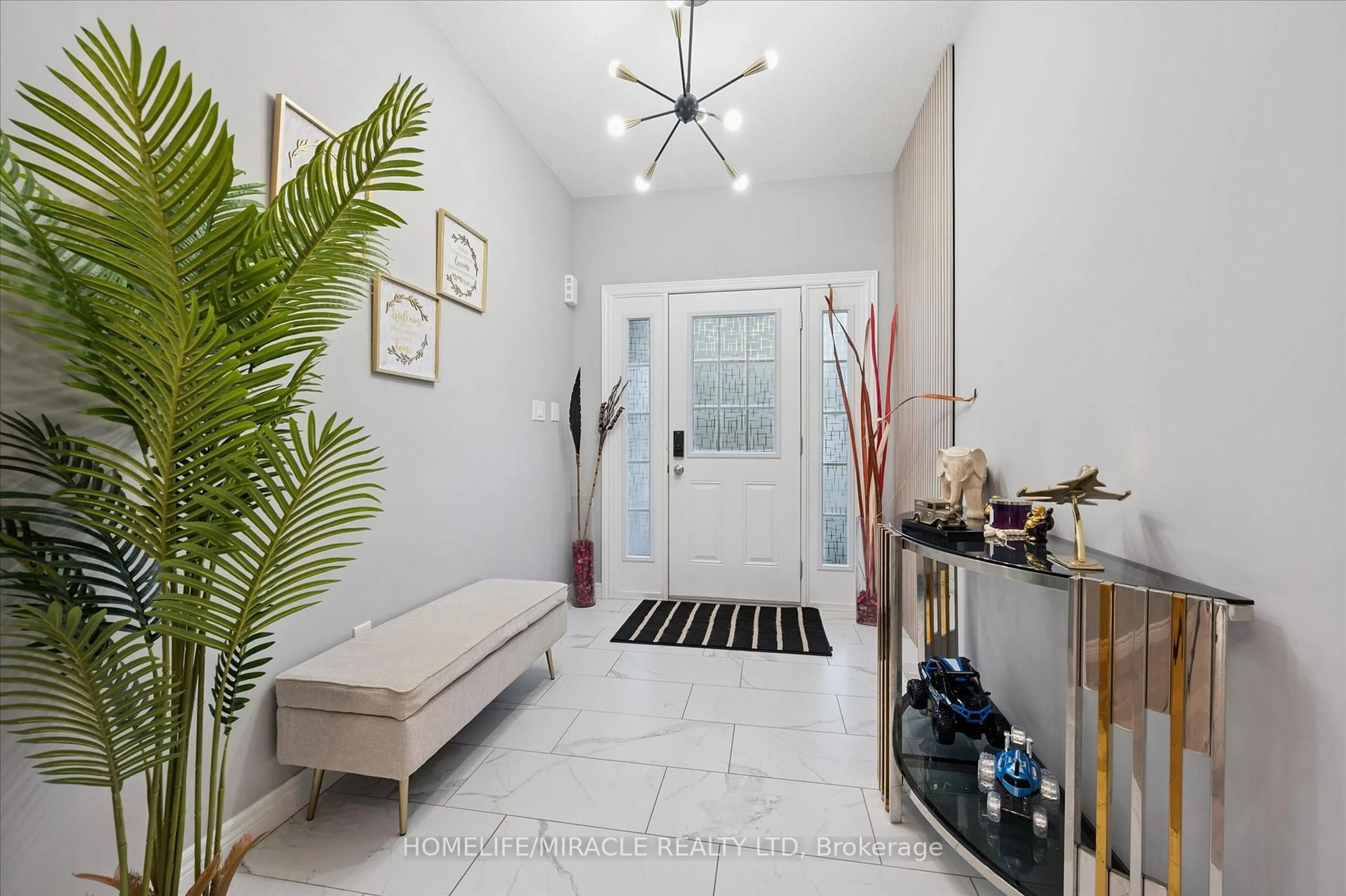 Indoor entryway for 629 Florencedale Cres, Kitchener Ontario N2R 0N4