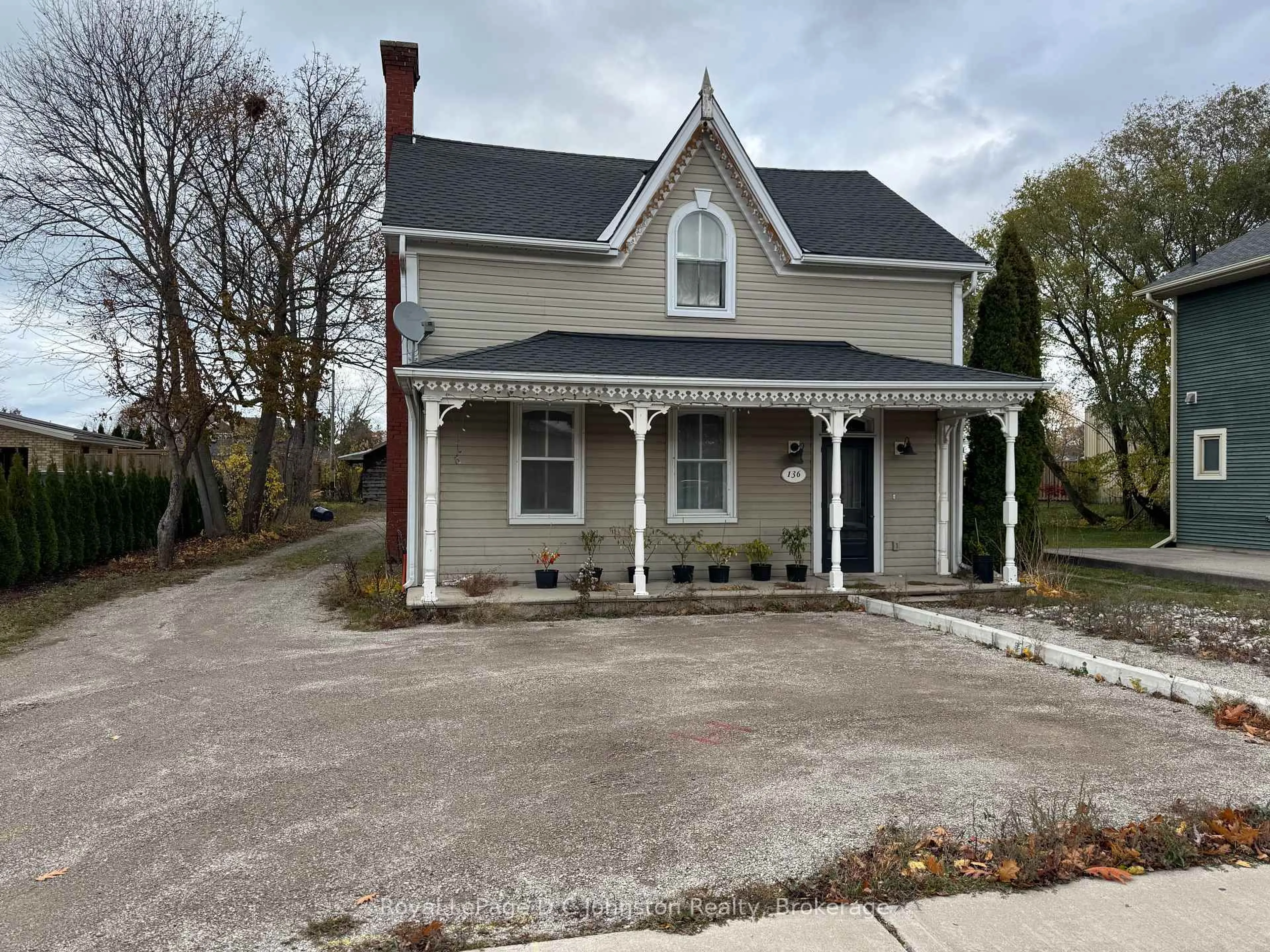 A pic from outside/outdoor area/front of a property/back of a property/a pic from drone, street for 136 High St, Saugeen Shores Ontario N0H 2L0