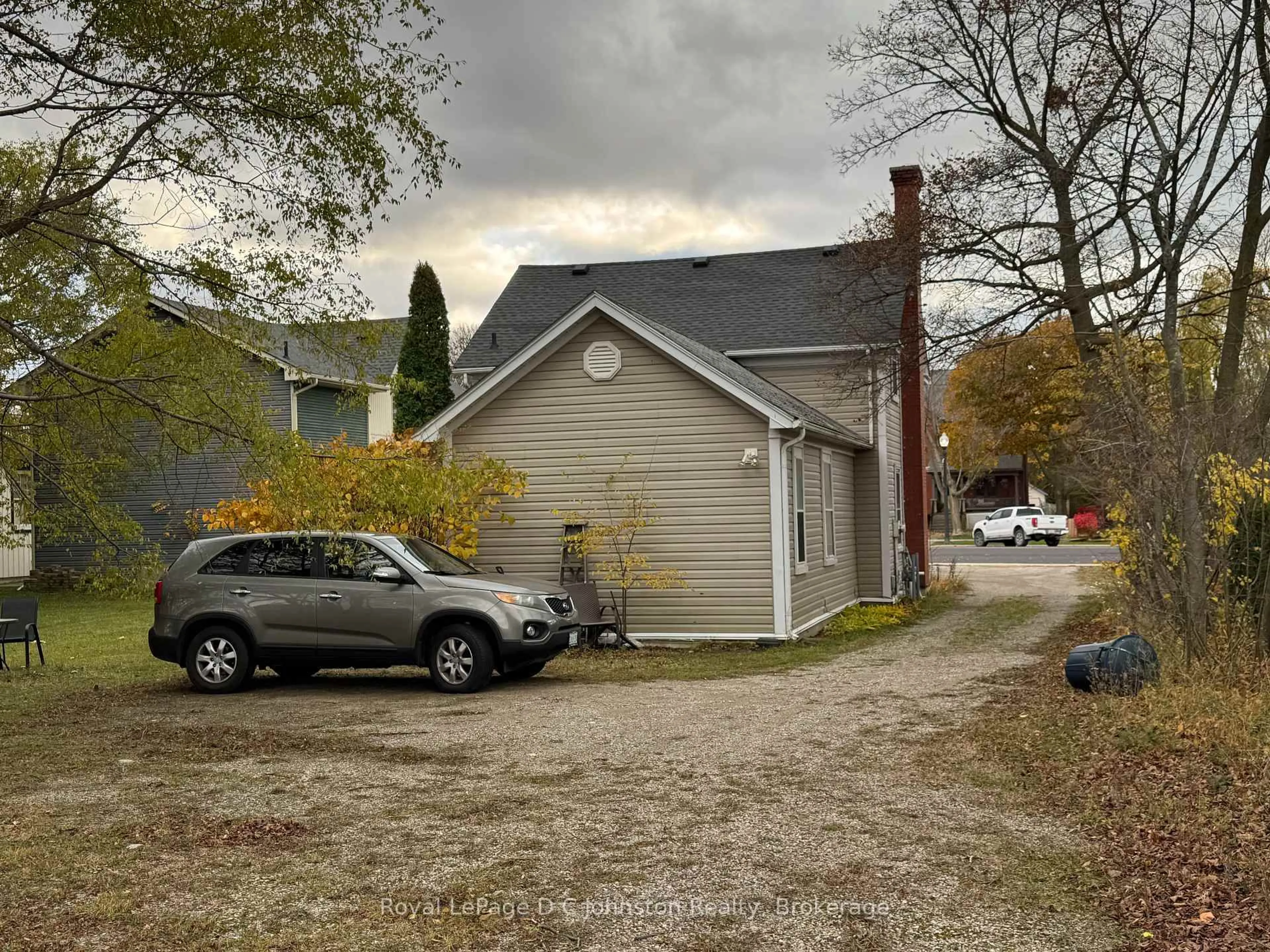 A pic from outside/outdoor area/front of a property/back of a property/a pic from drone, street for 136 High St, Saugeen Shores Ontario N0H 2L0