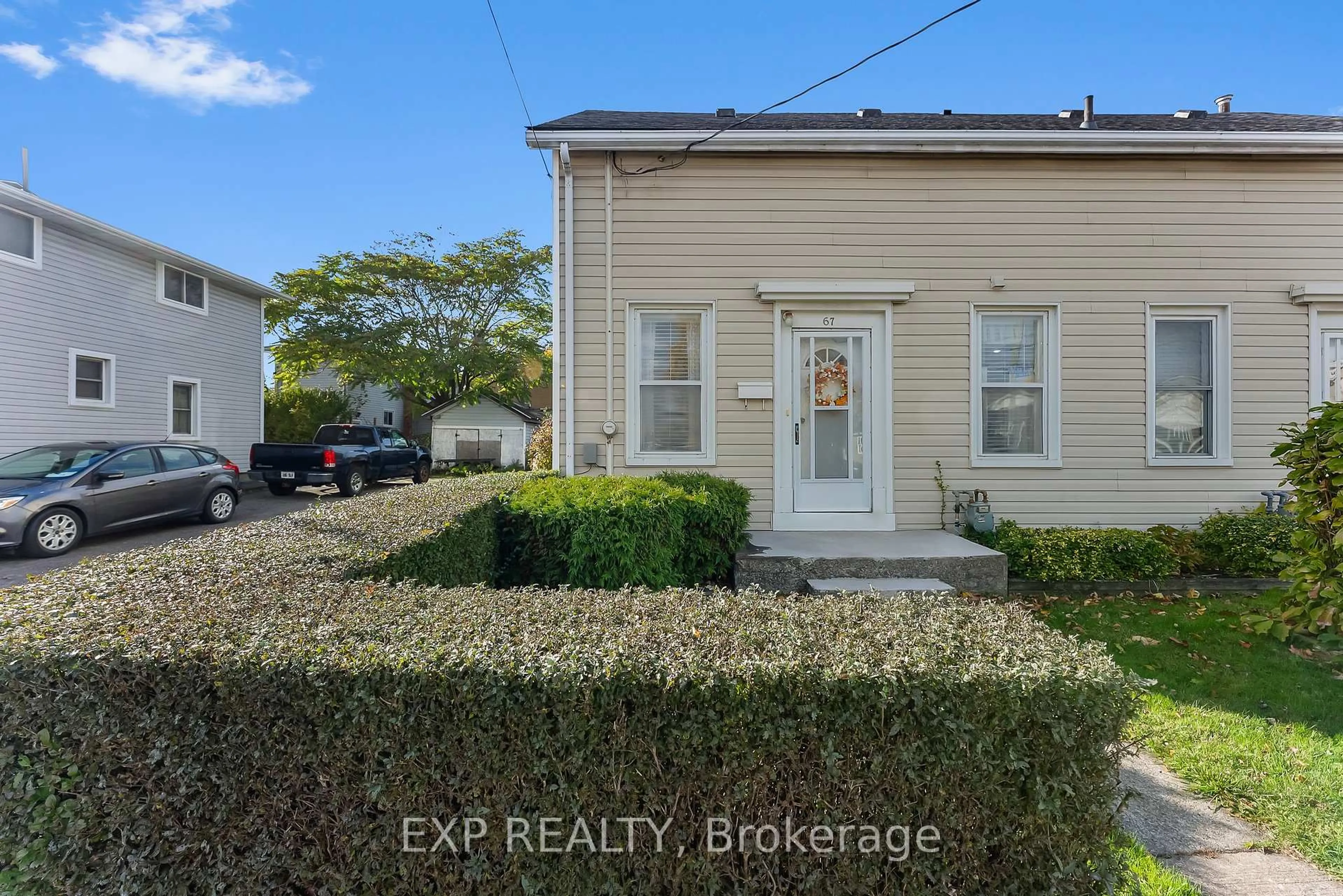 A pic from outside/outdoor area/front of a property/back of a property/a pic from drone, street for 67 Pine St, Thorold Ontario L2V 3L6