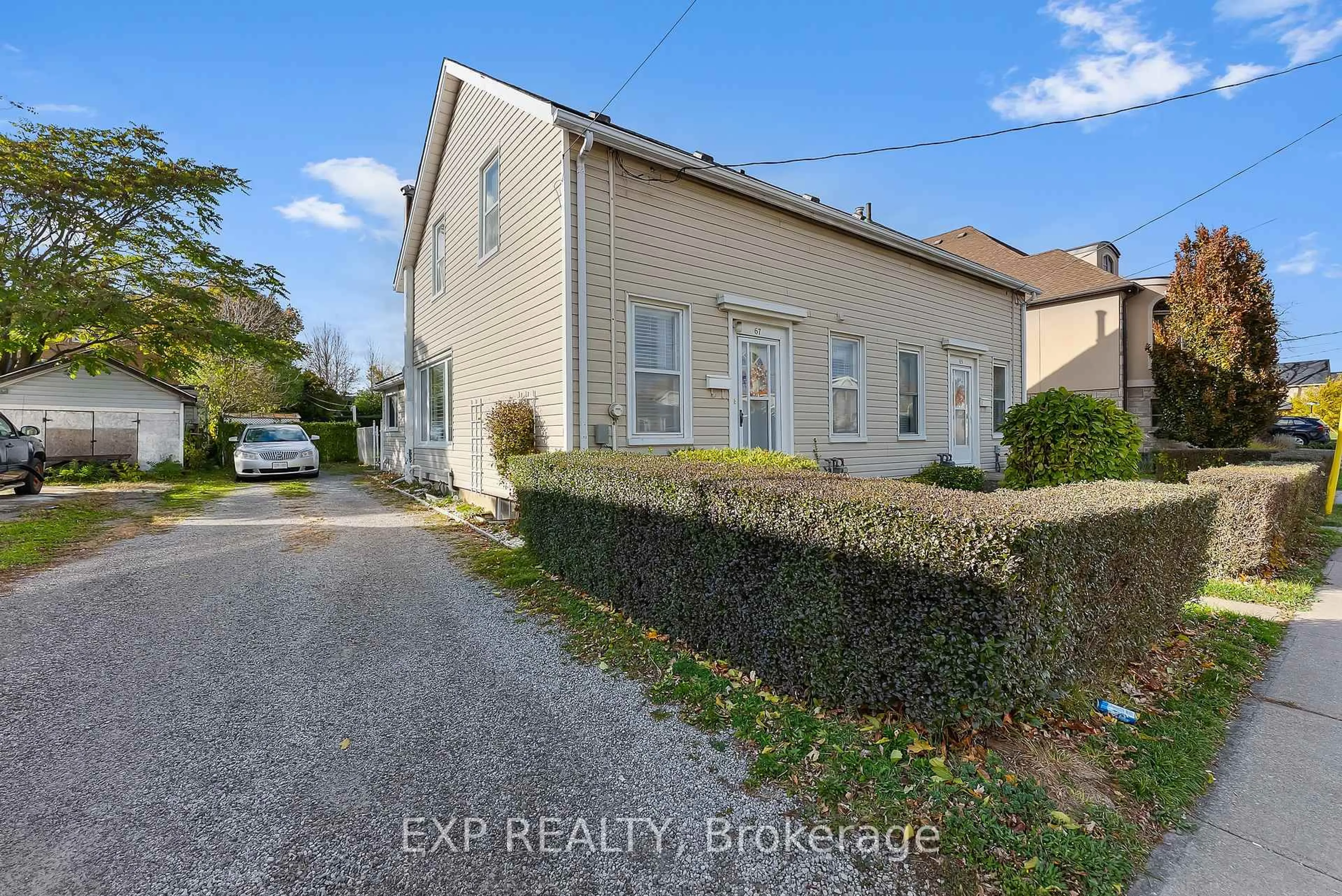 A pic from outside/outdoor area/front of a property/back of a property/a pic from drone, street for 67 Pine St, Thorold Ontario L2V 3L6