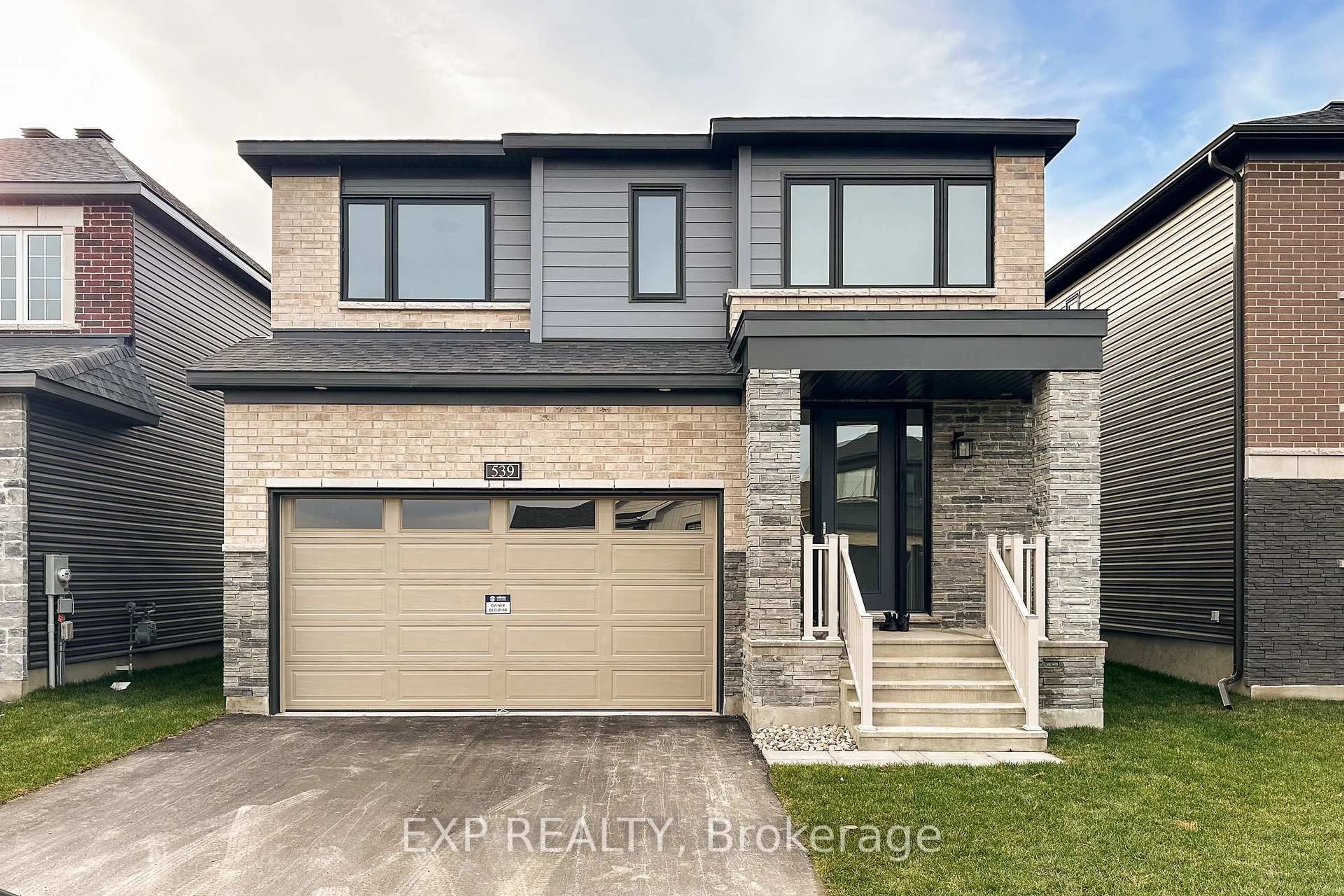 Home with brick exterior material, street for 539 Anchor Circ, Ottawa Ontario K4M 0N4