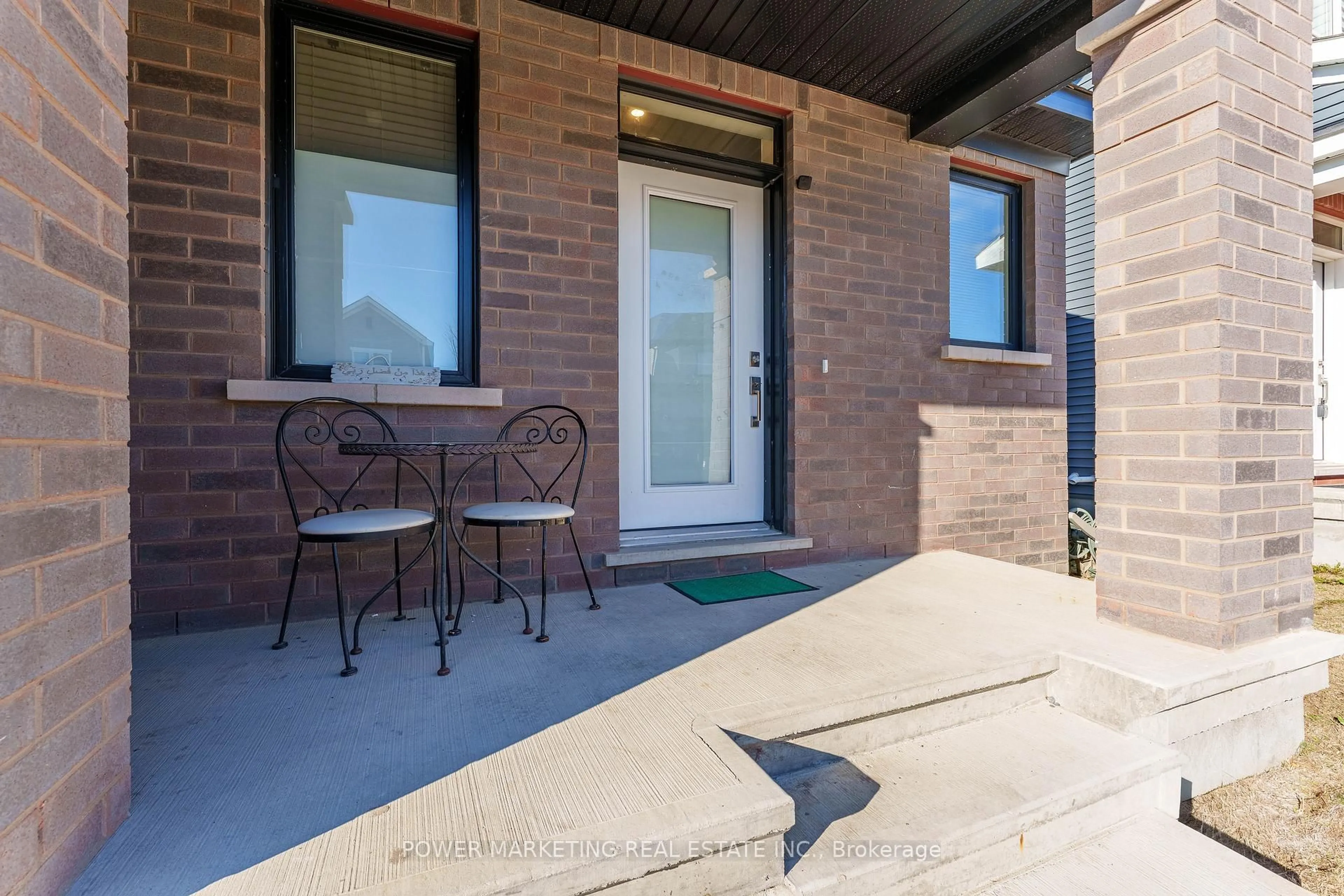 Patio, street for 228 Appalachian Circ, Ottawa Ontario K2J 6X4