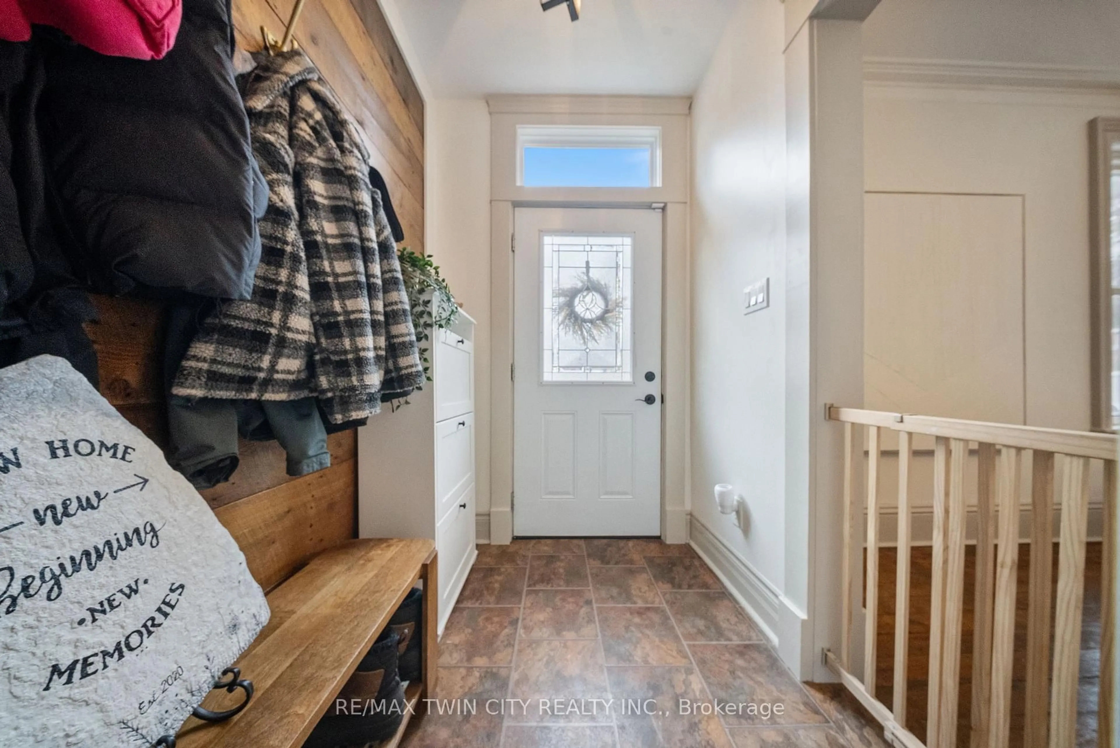 Indoor entryway for 93 Perry St, Woodstock Ontario N4S 3C4