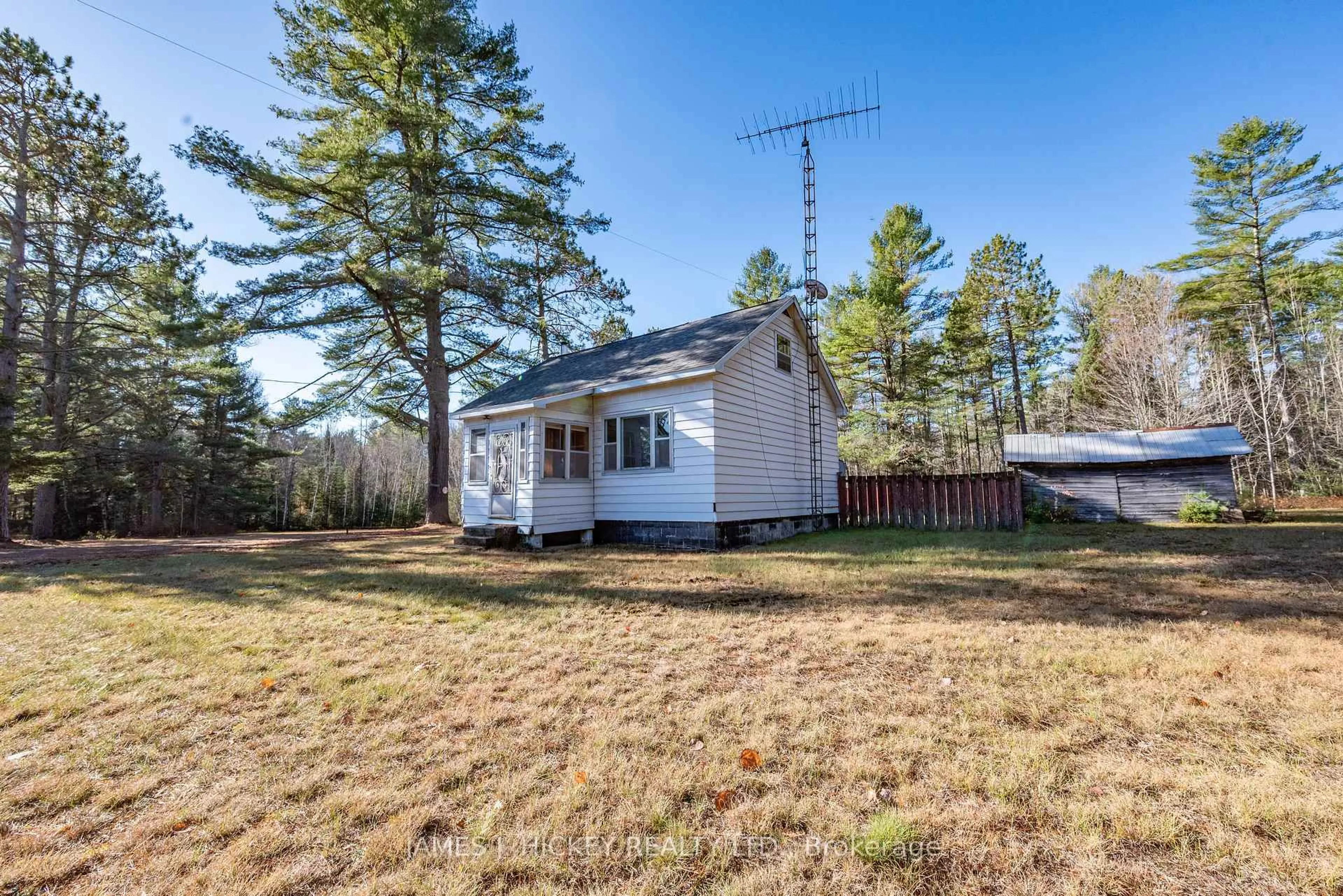 Shed for 32359 Hwy 17 Highway, Deep River Ontario K0J 1P0