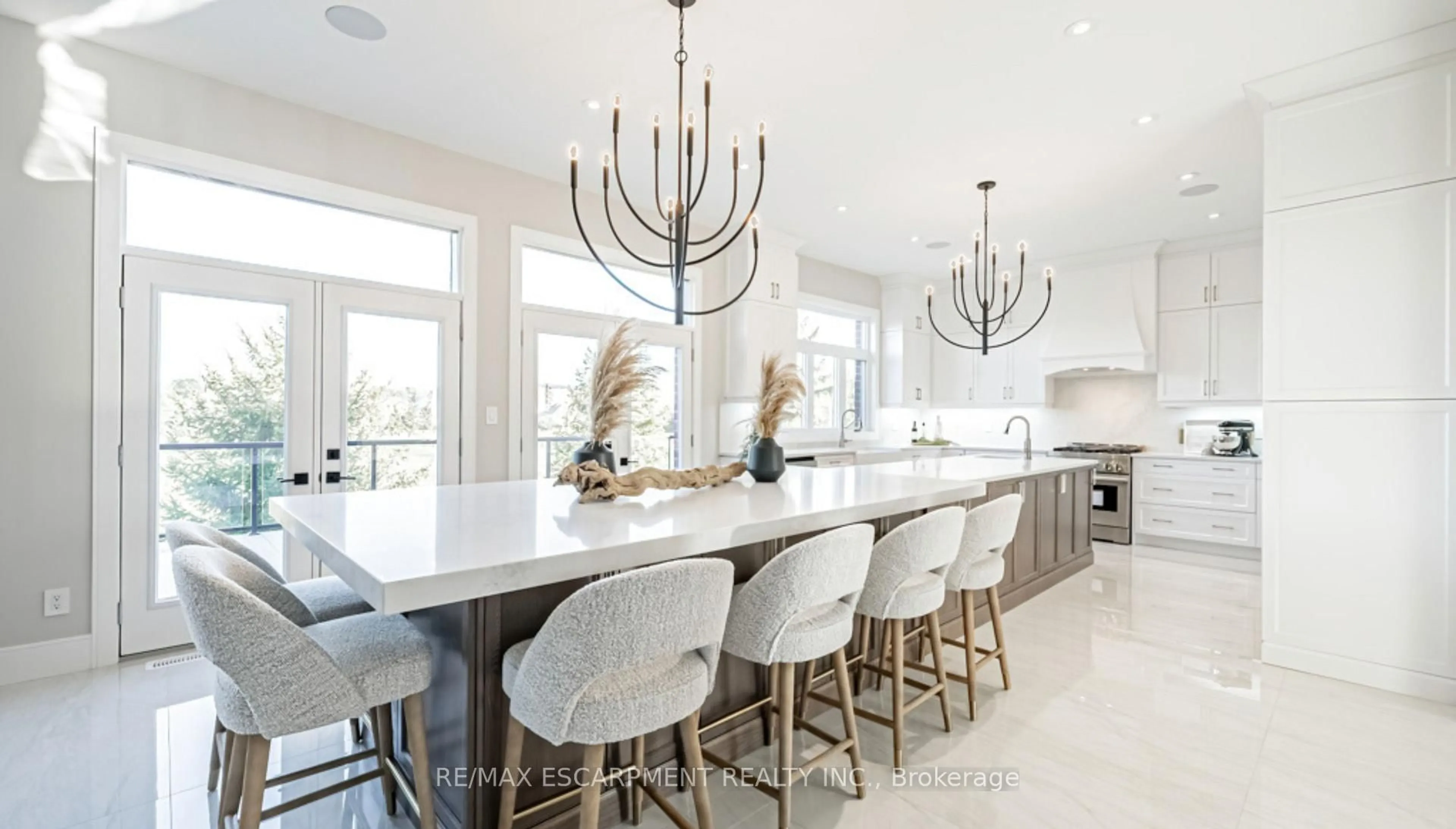 Contemporary kitchen, ceramic/tile floor for 455 Masters Dr, Woodstock Ontario N4T 0L2