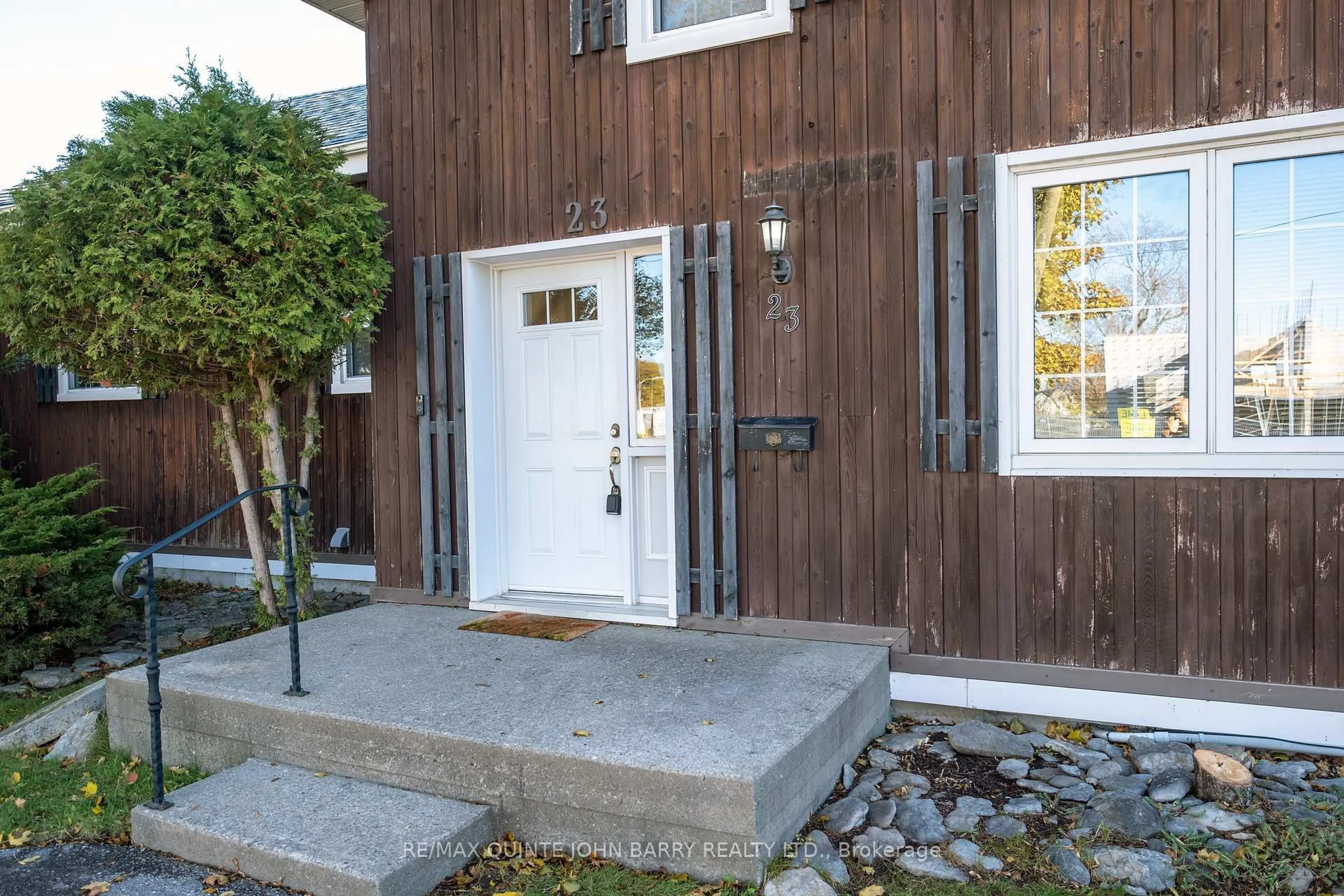 Unknown for 23 South St, Quinte West Ontario K8V 1P8