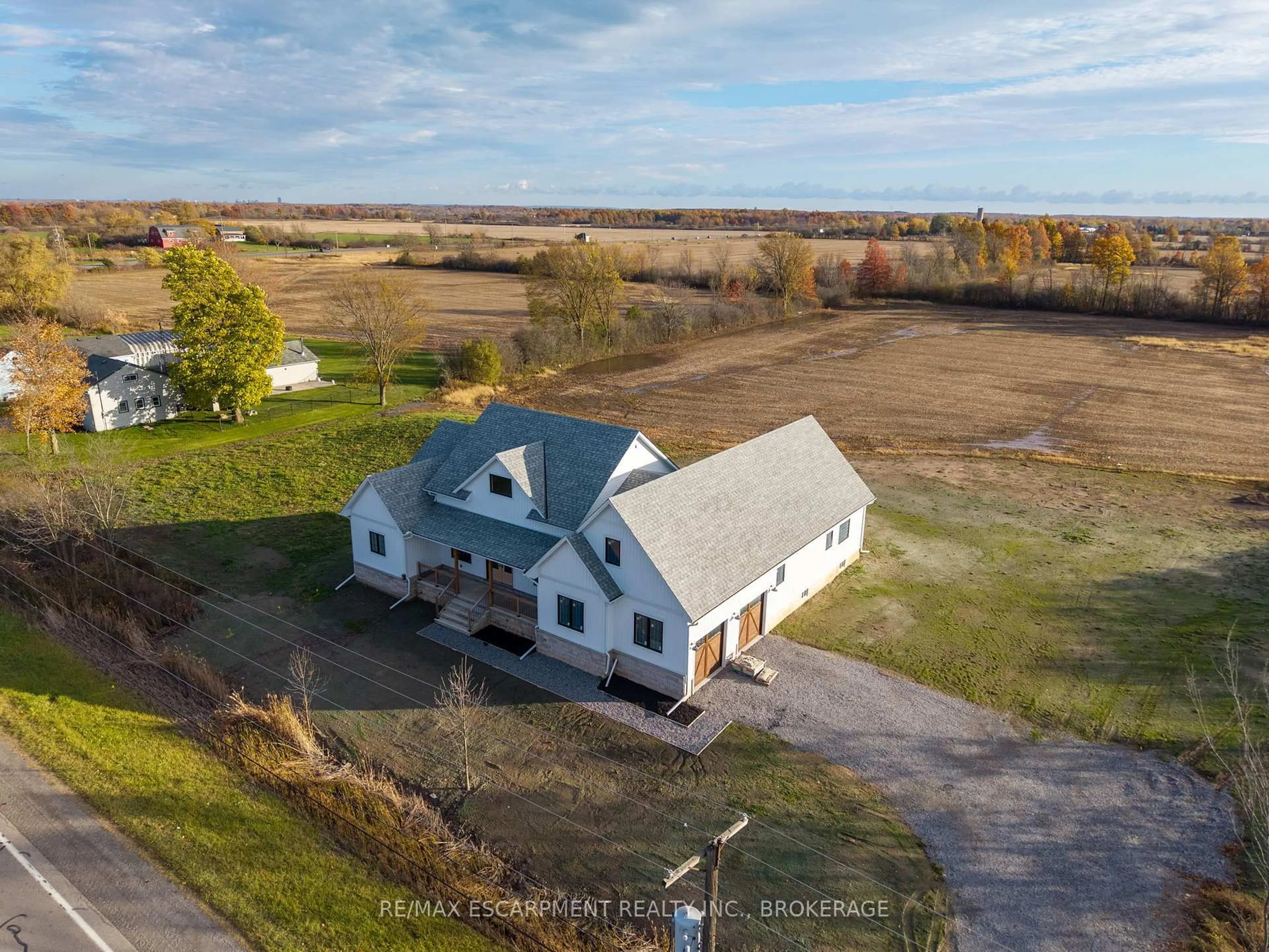 A pic from outside/outdoor area/front of a property/back of a property/a pic from drone, water/lake/river/ocean view for 3809 Netherby Rd, Fort Erie Ontario L0S 1S0