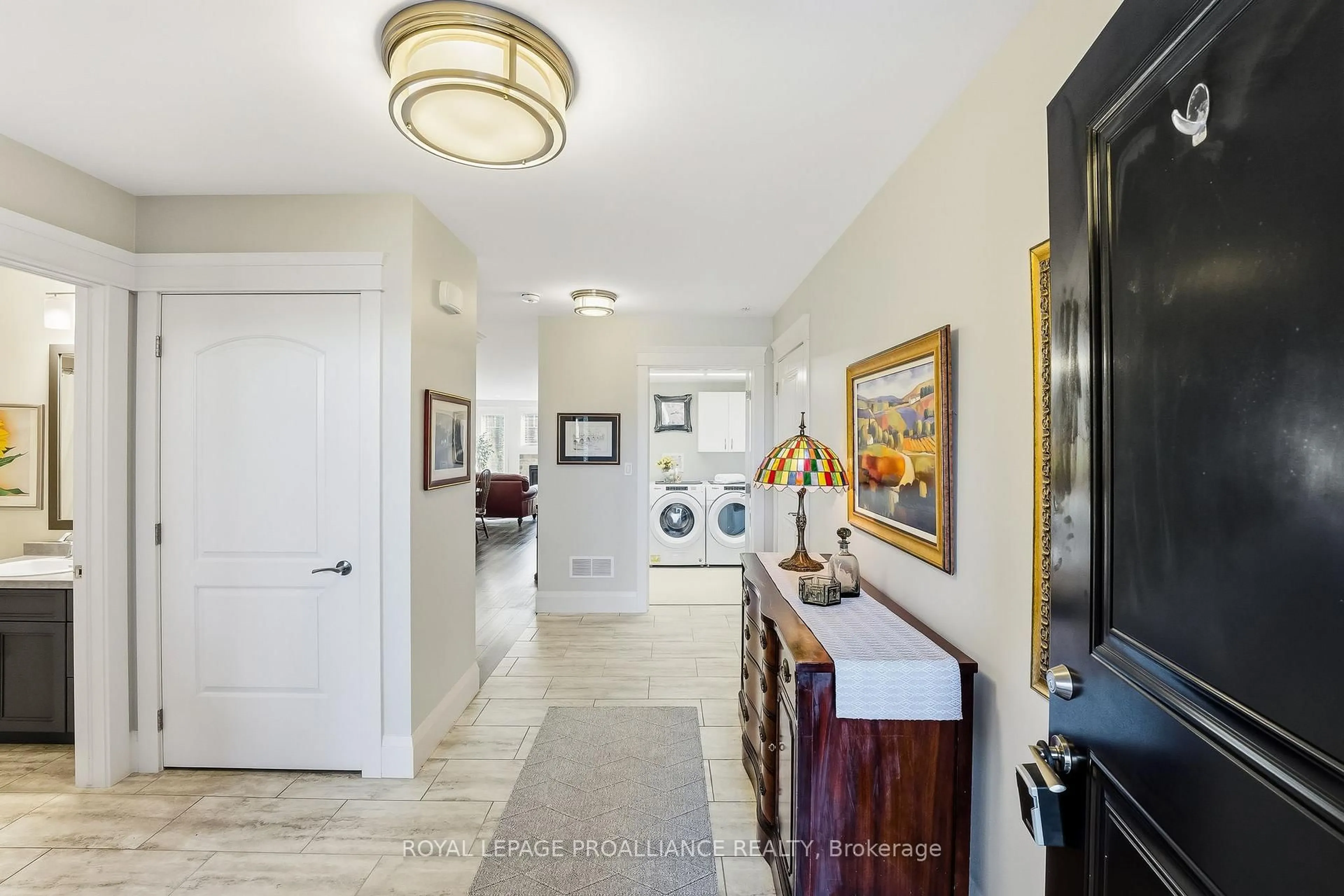 Indoor entryway for 23 Cove Cres, Brighton Ontario K0K 1K0