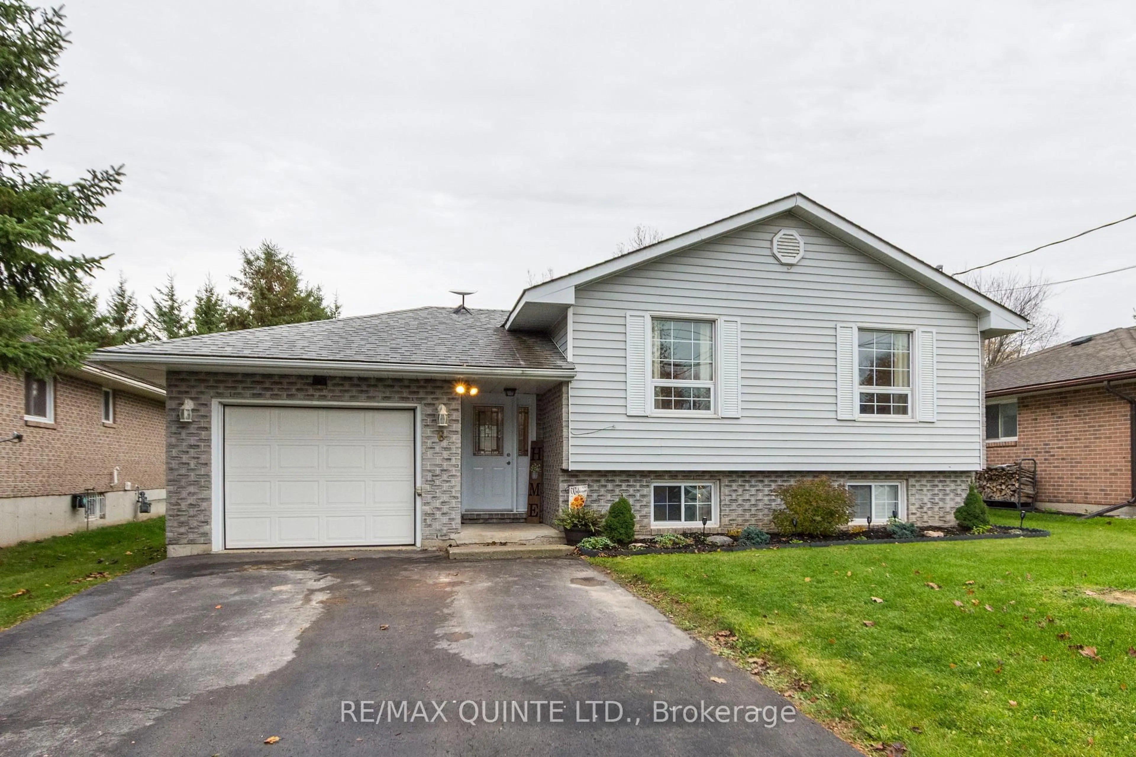 Home with vinyl exterior material, street for 6 Tanner Dr, Stirling Ontario K0K 3E0