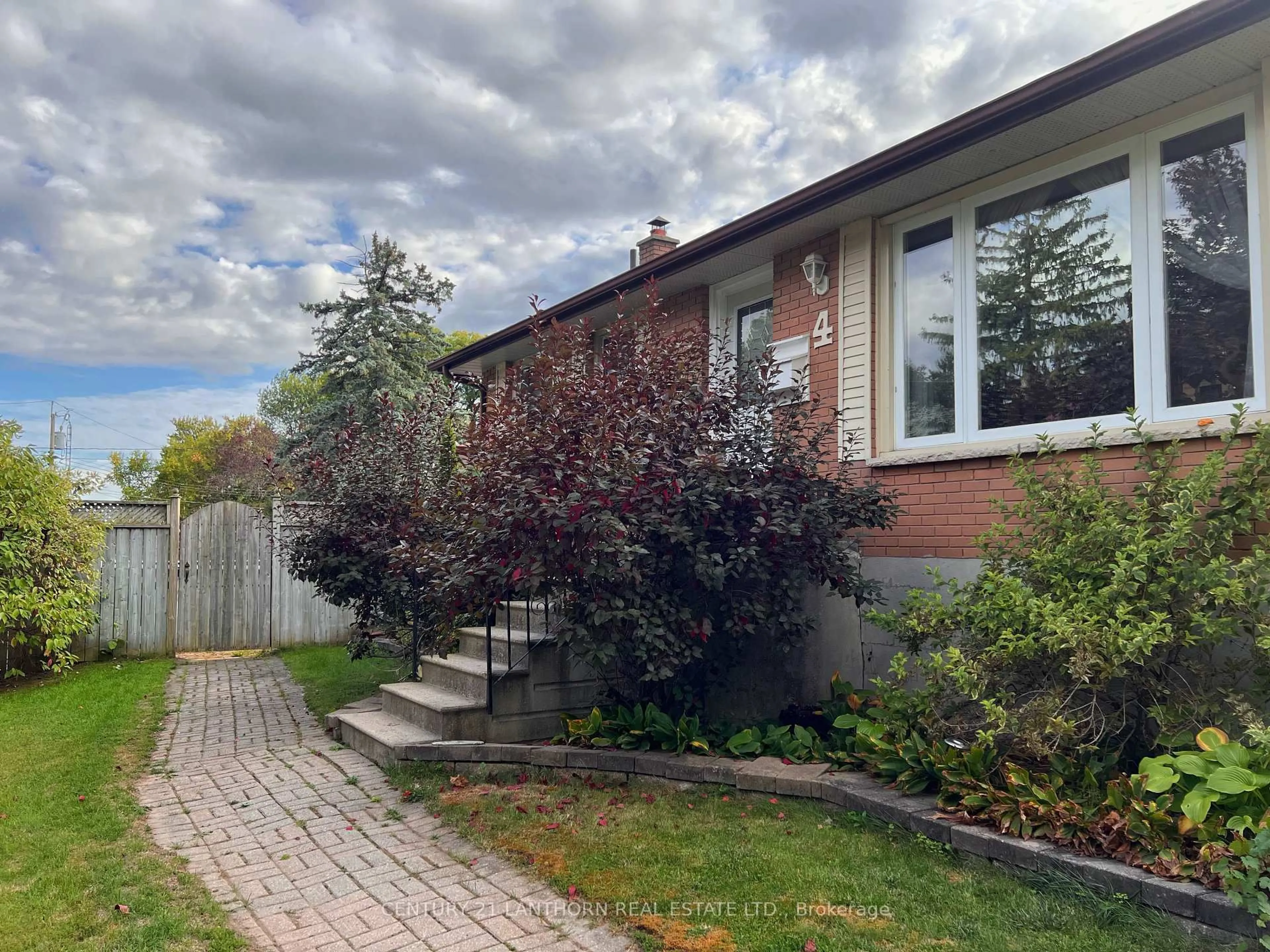 Unknown for 4 Highview Cres, Belleville Ontario K8P 3G4