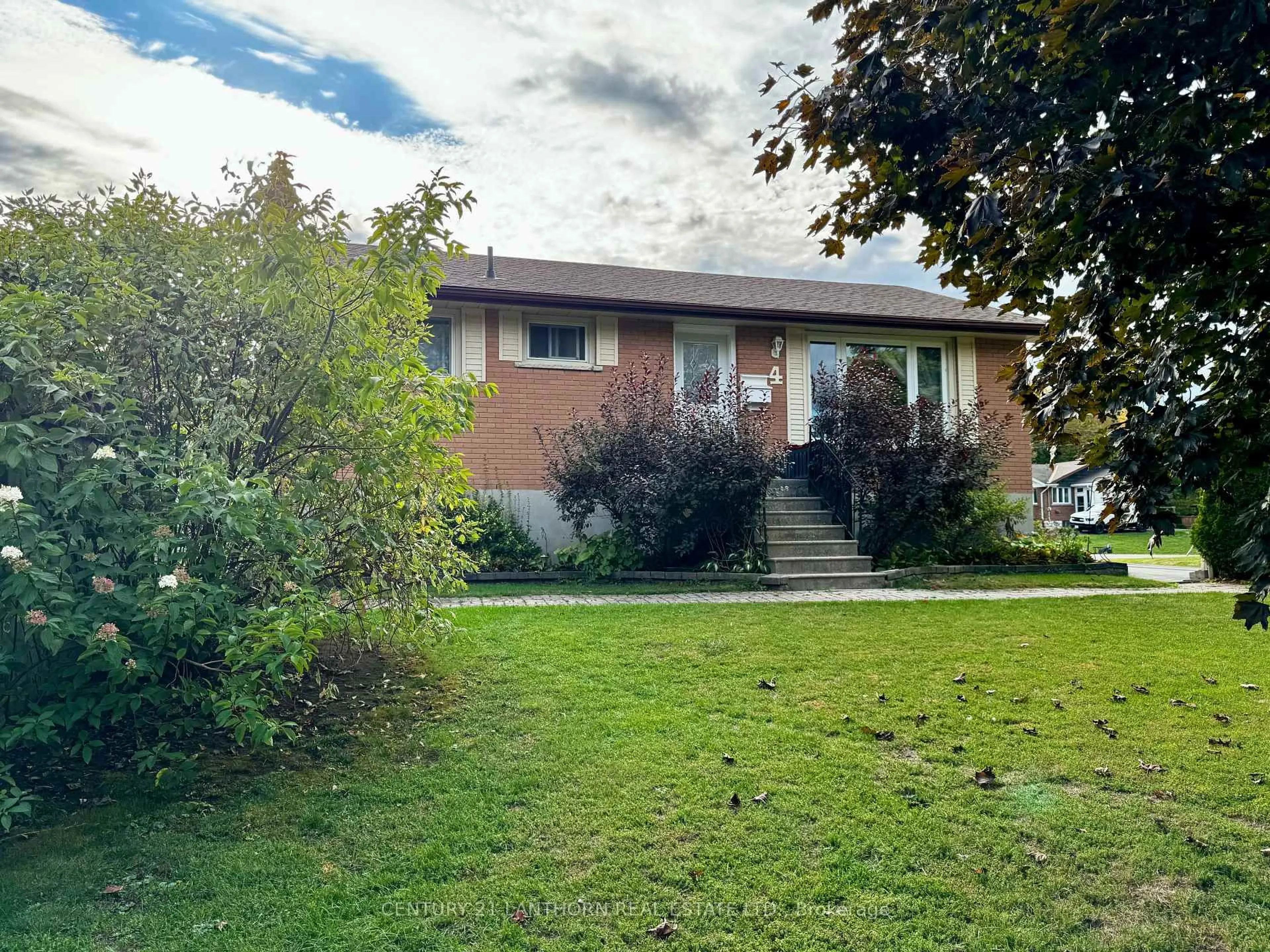 A pic from outside/outdoor area/front of a property/back of a property/a pic from drone, street for 4 Highview Cres, Belleville Ontario K8P 3G4