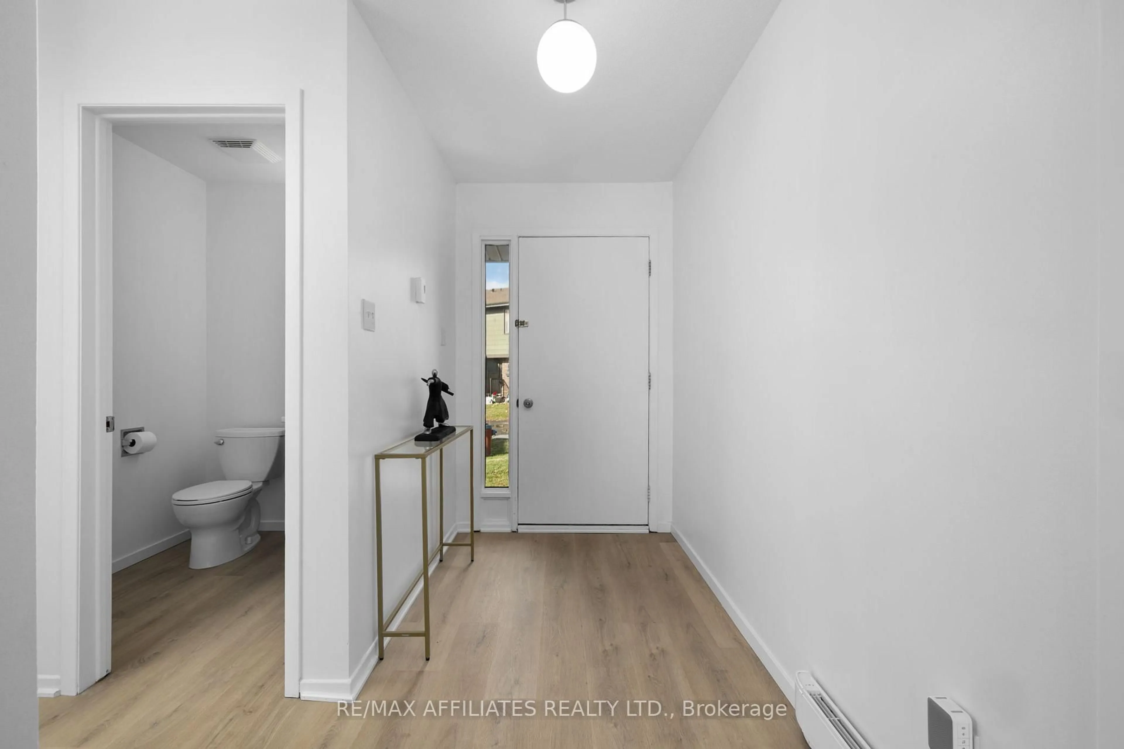 Indoor entryway for 12 Selye Cres, Ottawa Ontario K2K 1C9