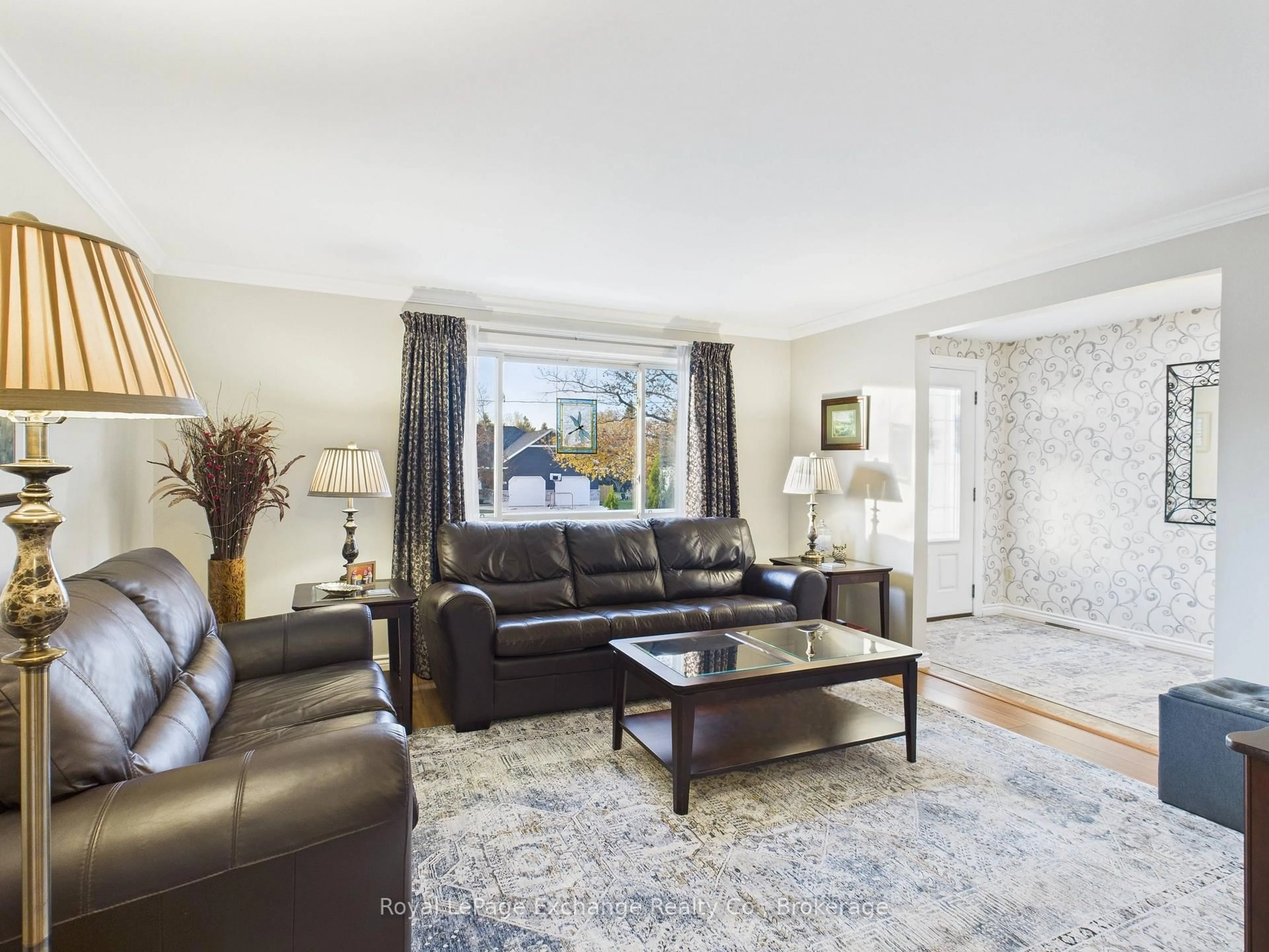 Living room with furniture, unknown for 423 Adelaide St, Kincardine Ontario N2Z 2W6