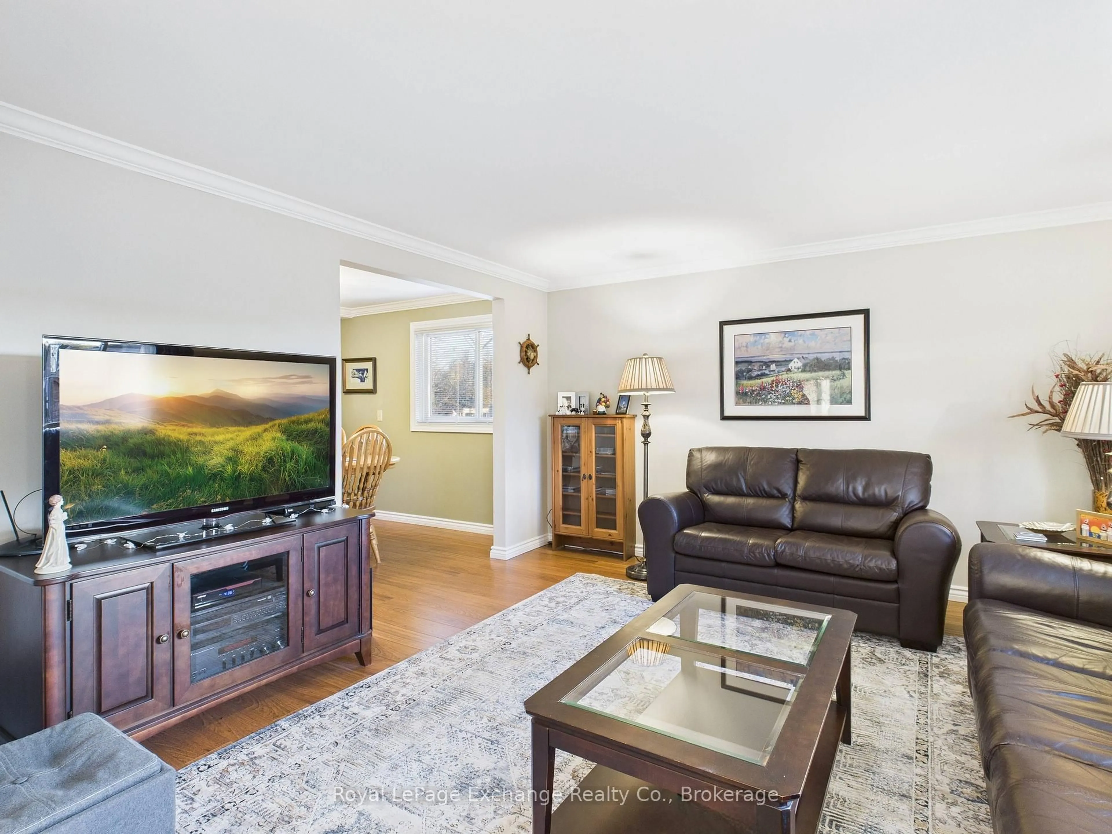 Living room with furniture, wood/laminate floor for 423 Adelaide St, Kincardine Ontario N2Z 2W6