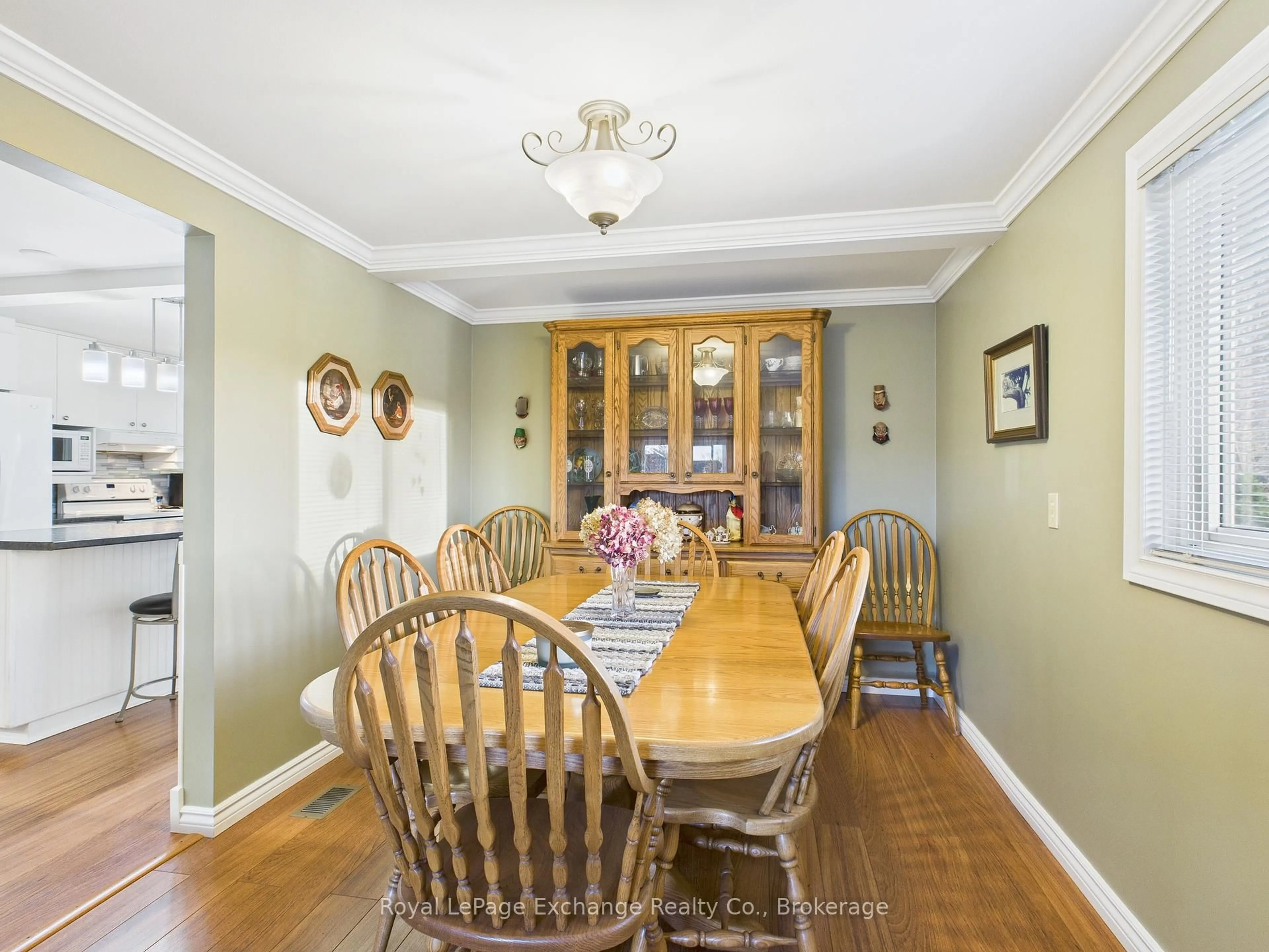 Dining room, wood/laminate floor for 423 Adelaide St, Kincardine Ontario N2Z 2W6