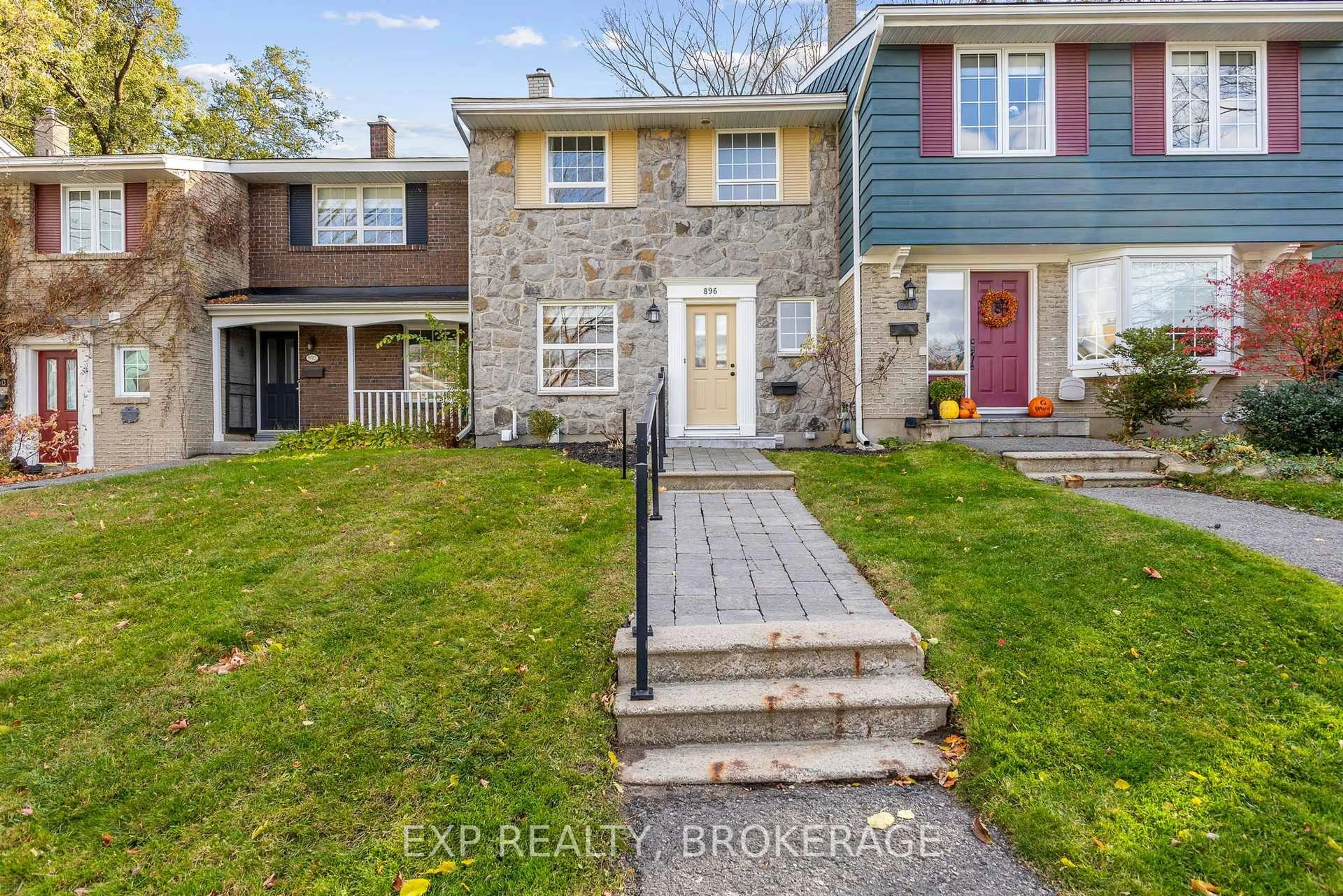 Home with brick exterior material, street for 896 Walkley Rd, Ottawa Ontario K1V 6R5