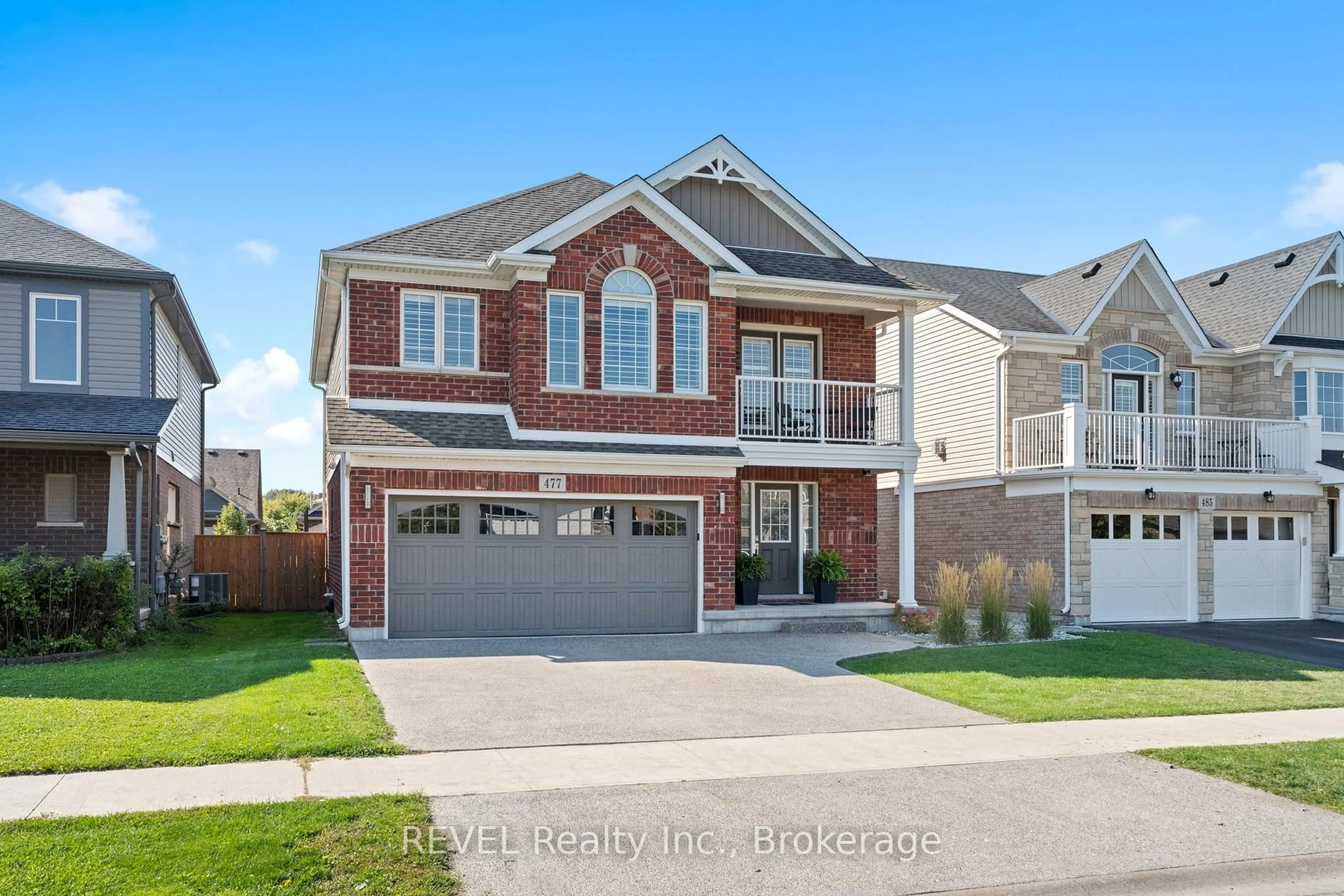 Home with brick exterior material, street for 477 Silverwood Ave, Welland Ontario L3C 0C6