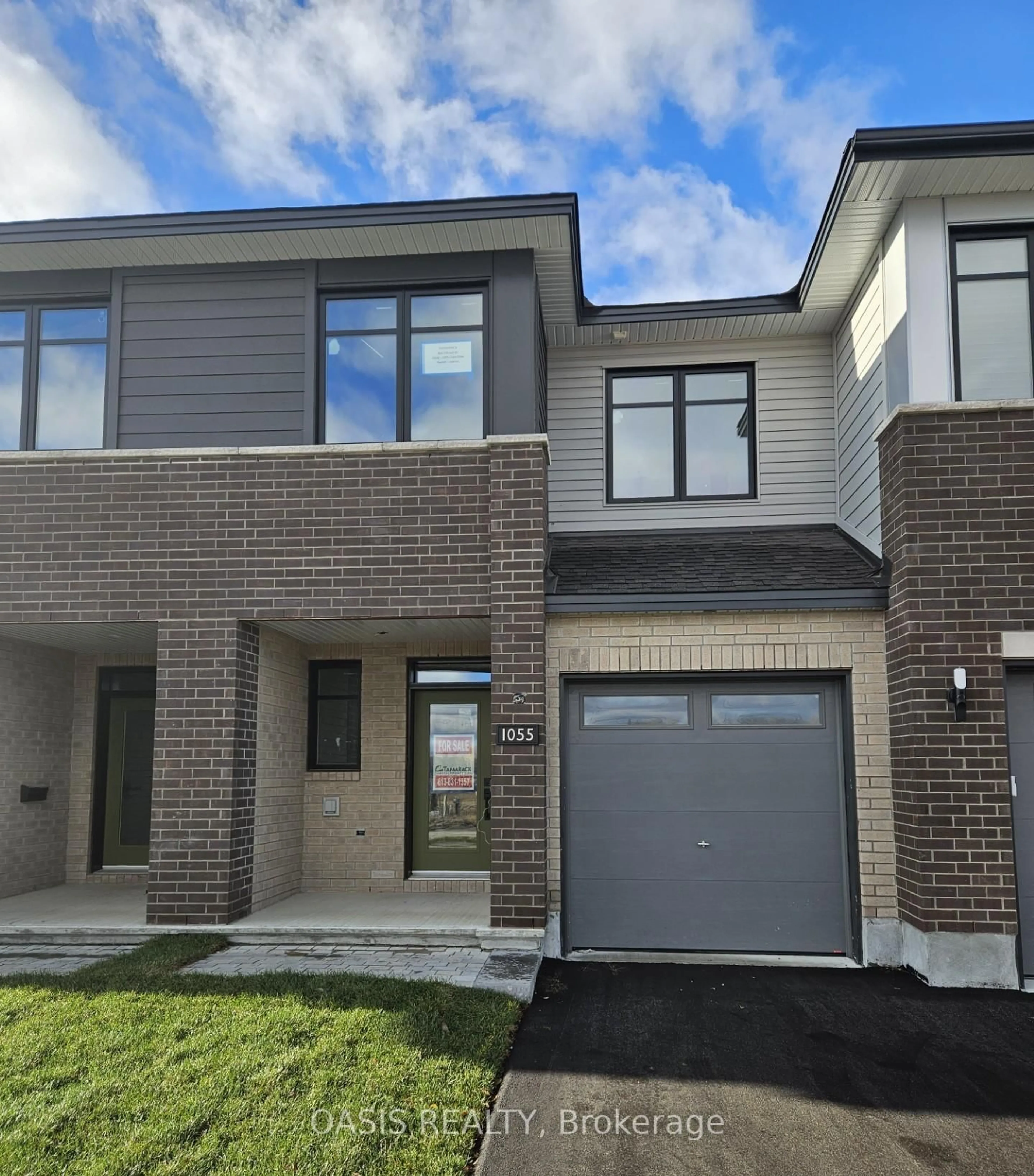 Home with brick exterior material, street for 1055 Cope Dr, Stittsville Ontario K2S 3B5