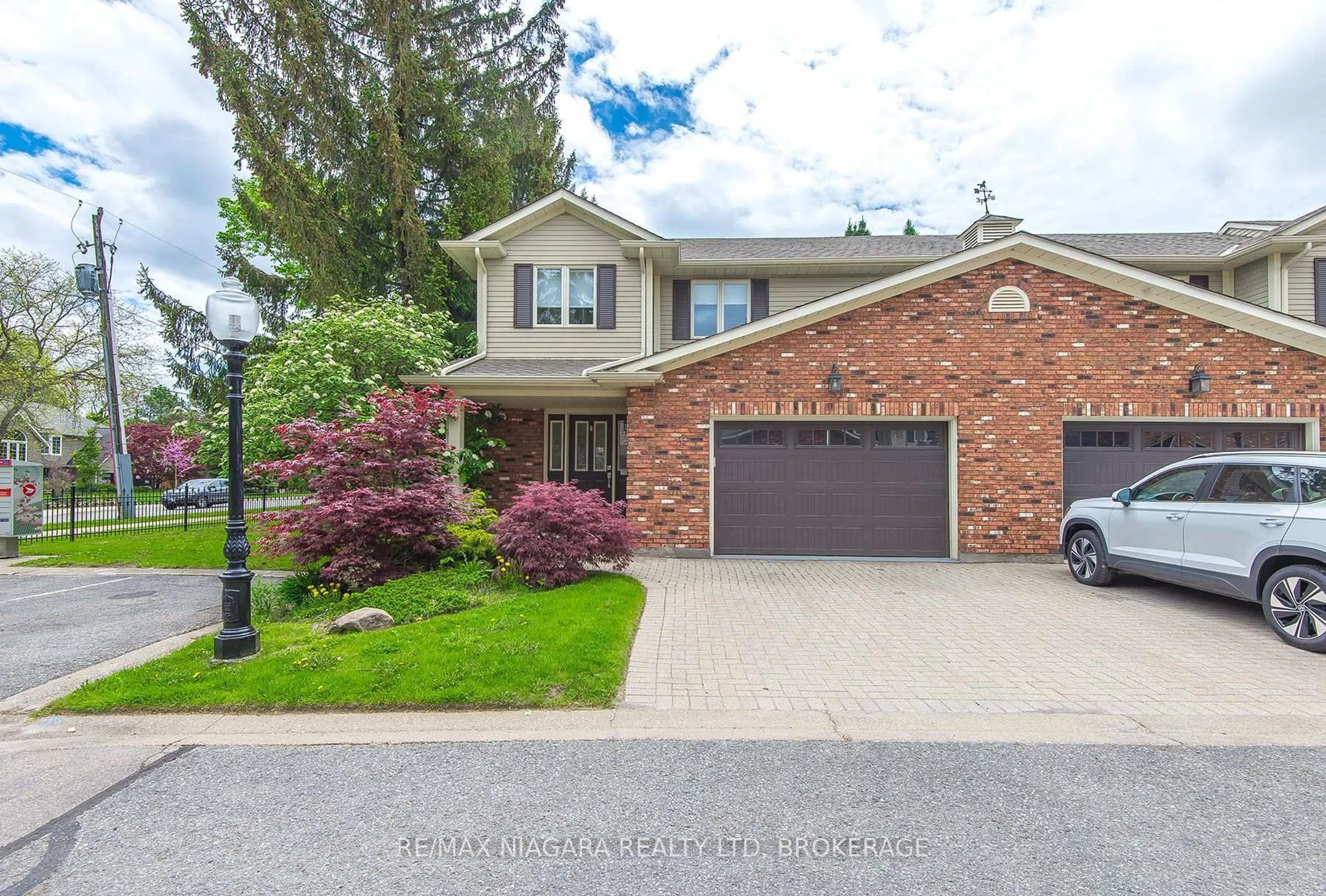 Home with brick exterior material, street for 1616 Pelham St #1, Pelham Ontario L0S 1E5