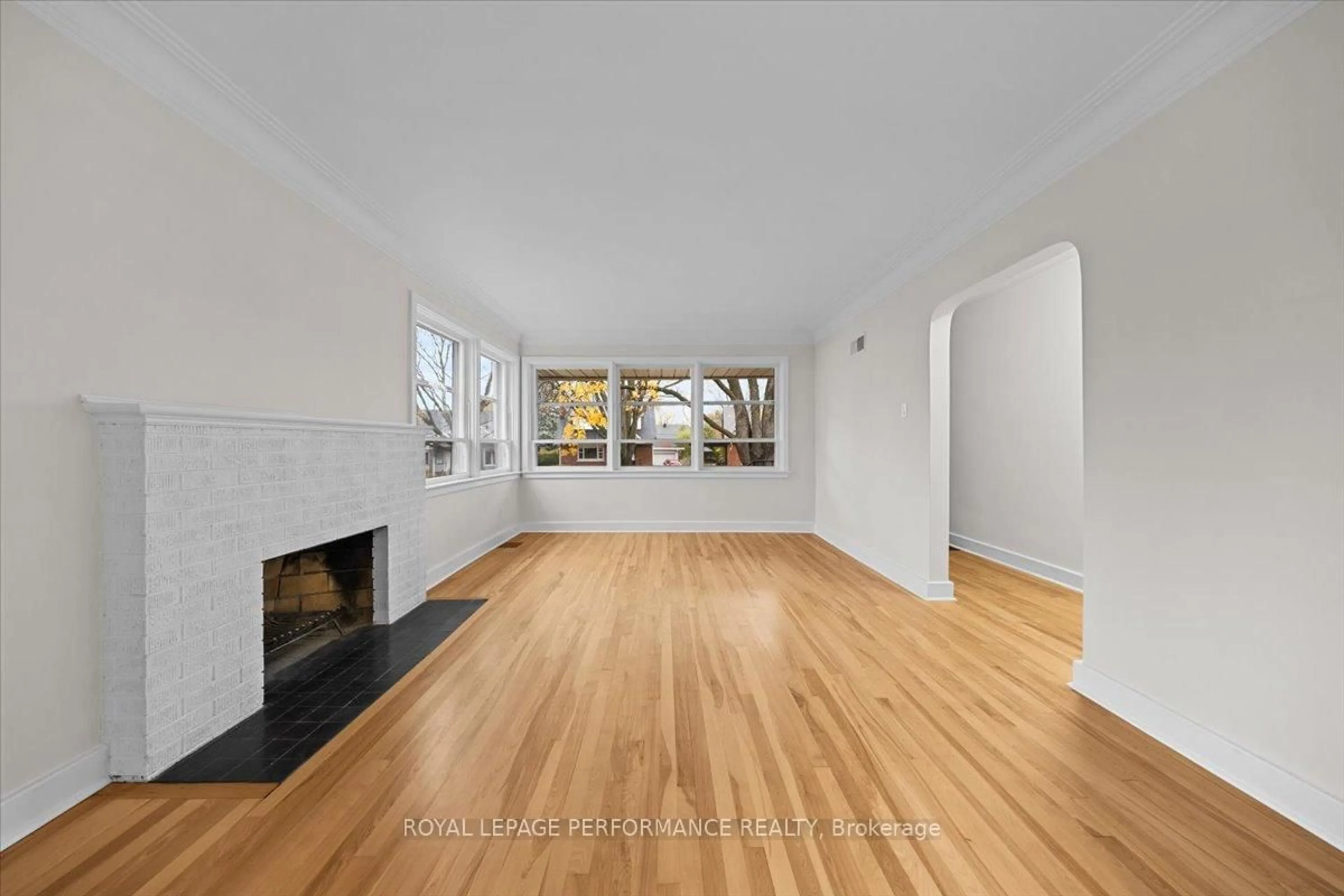 Living room with furniture, unknown for 234 Knox Cres, Ottawa Ontario K1G 0K8