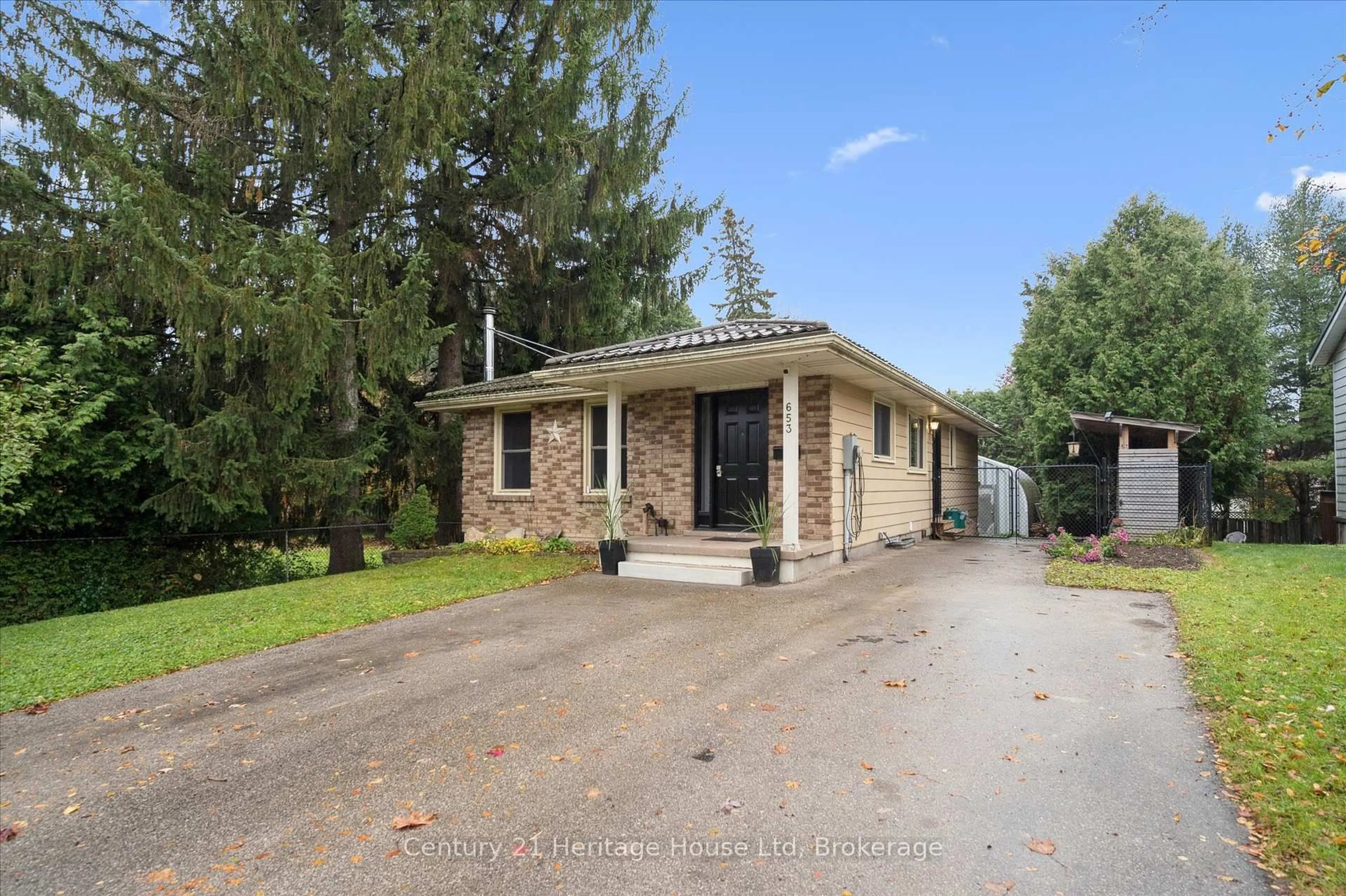 Unknown for 653 Perry St, Centre Wellington Ontario N1M 2R5