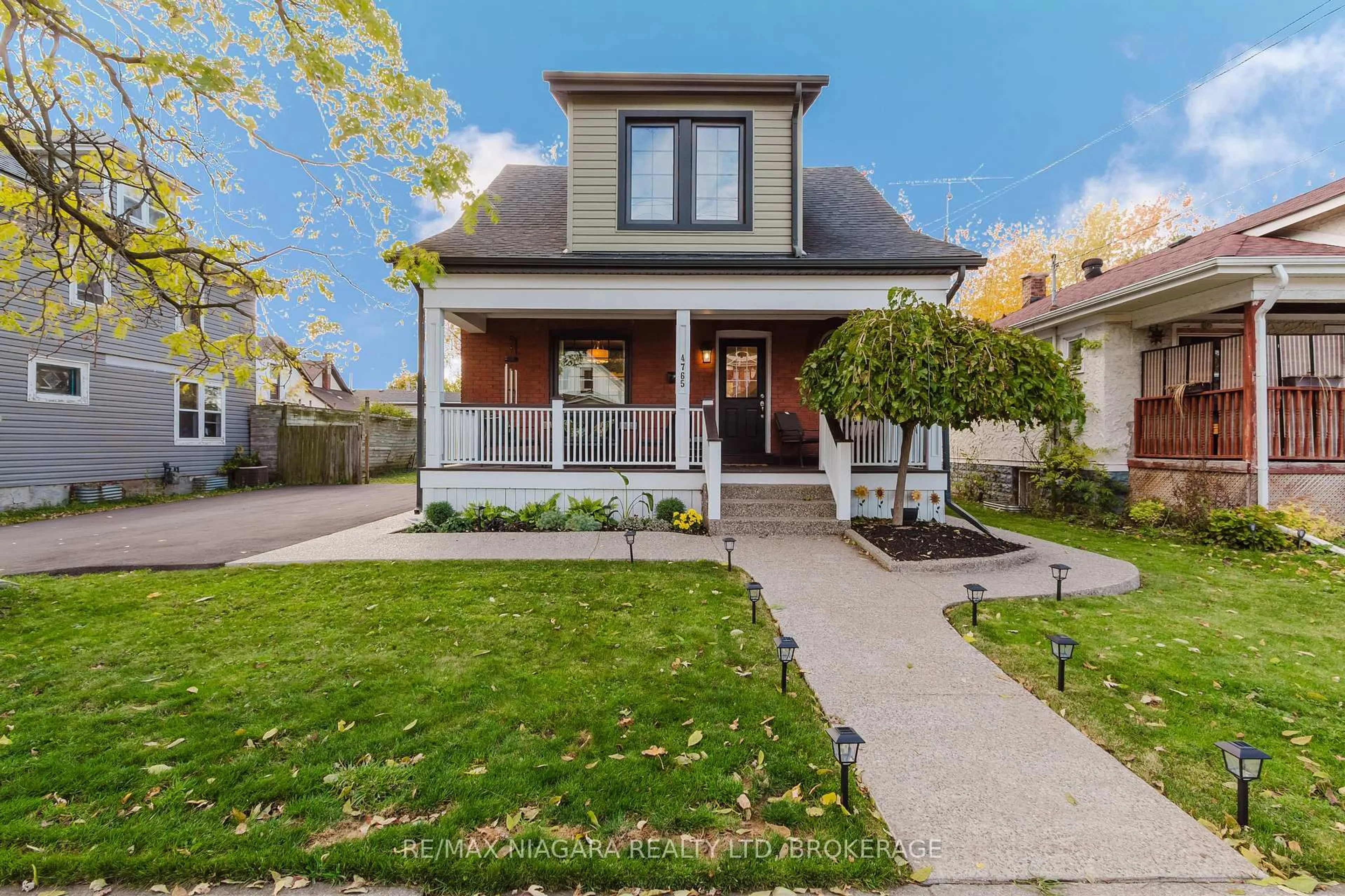 Home with brick exterior material, street for 4765 Second Ave, Niagara Falls Ontario L2E 4H7