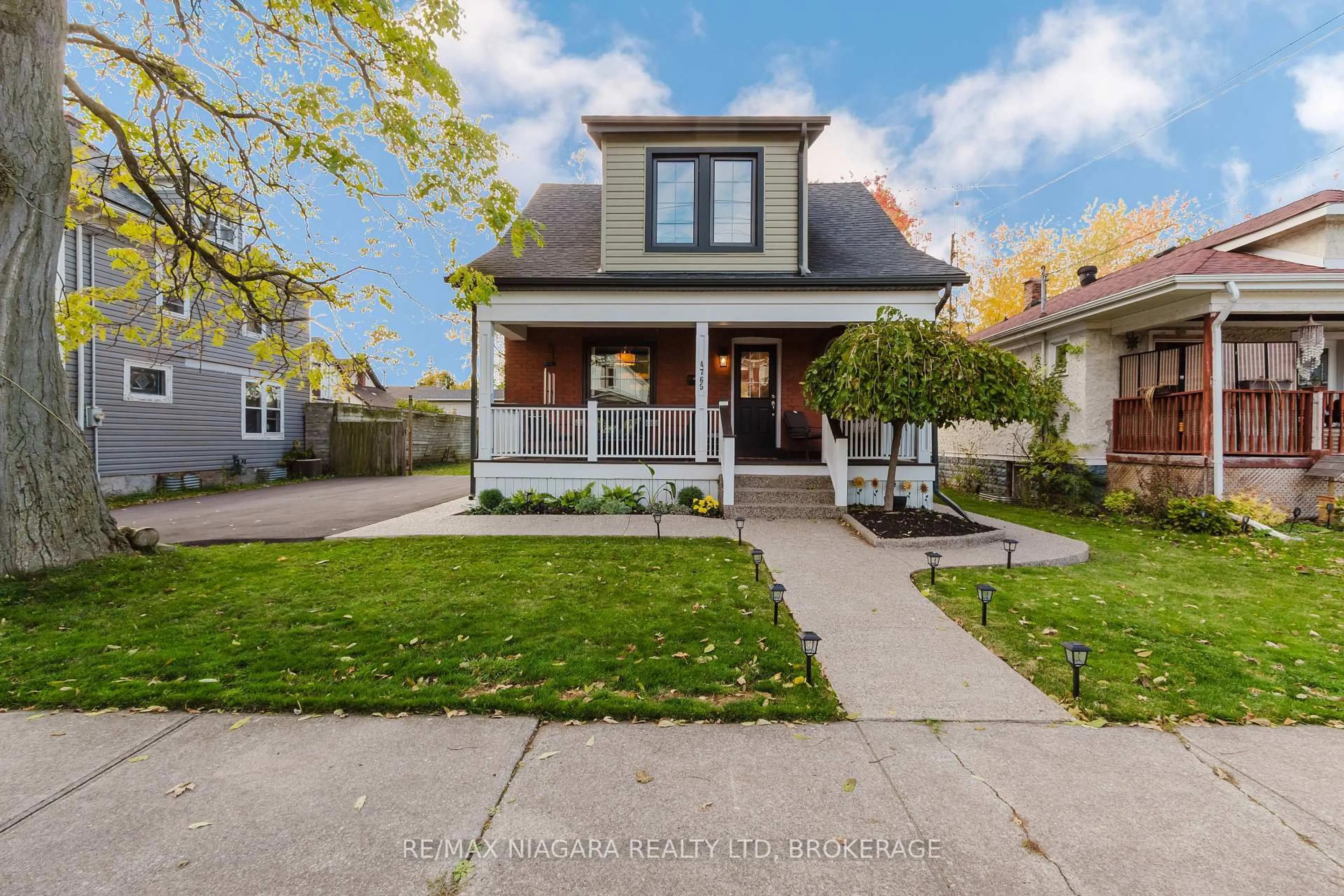 Home with brick exterior material, street for 4765 Second Ave, Niagara Falls Ontario L2E 4H7