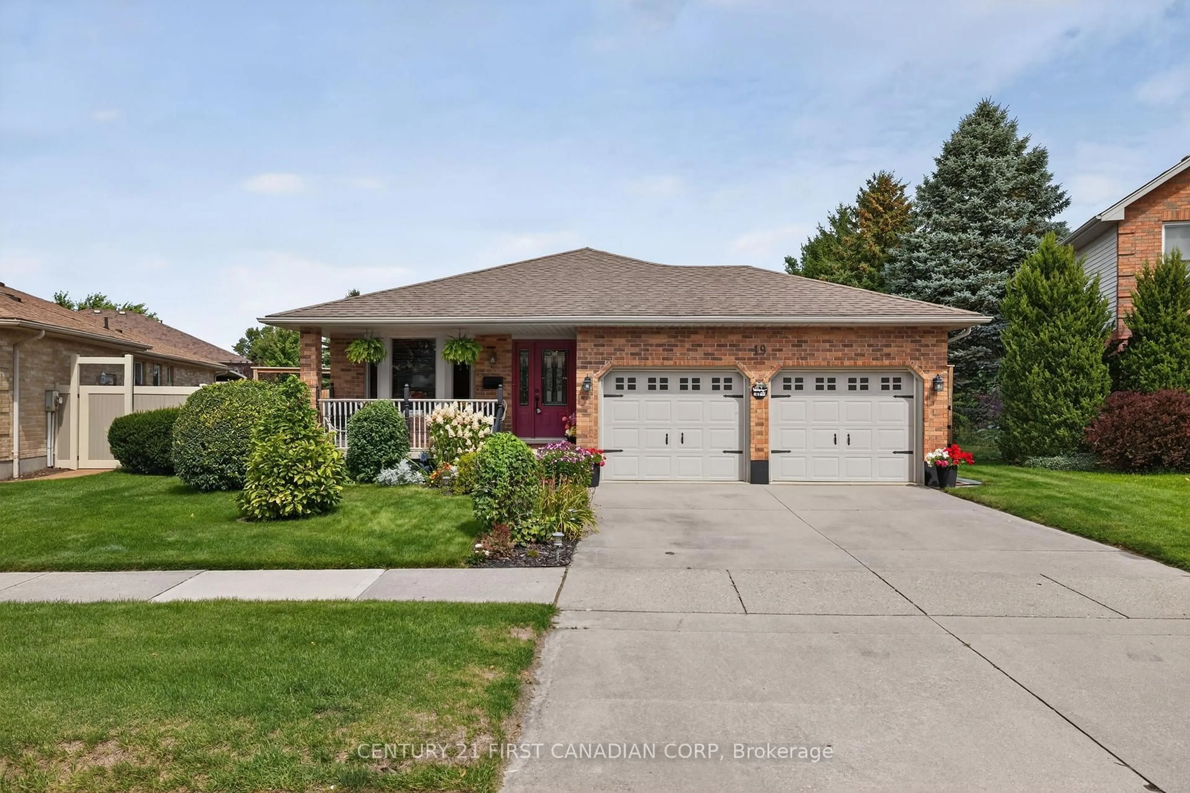 Home with brick exterior material, street for 19 Hemlock Blvd, Strathroy-Caradoc Ontario N7G 4B9