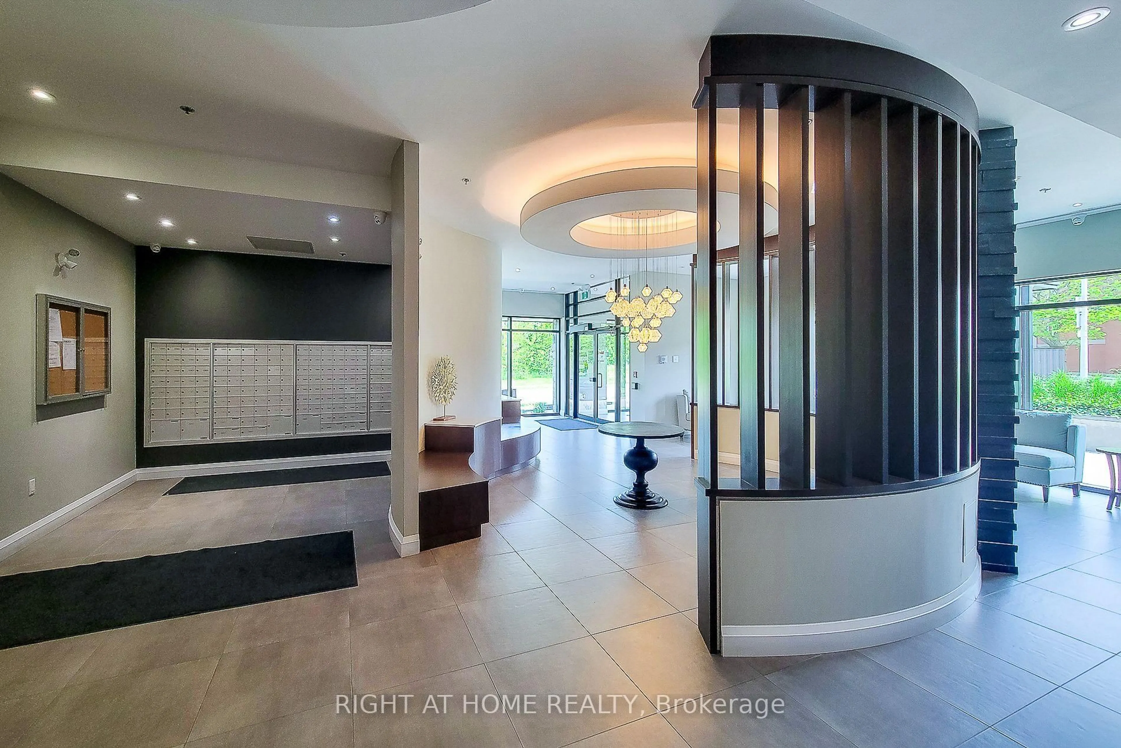 Indoor foyer for 1 Redfern Ave #217, Hamilton Ontario L9C 0E6