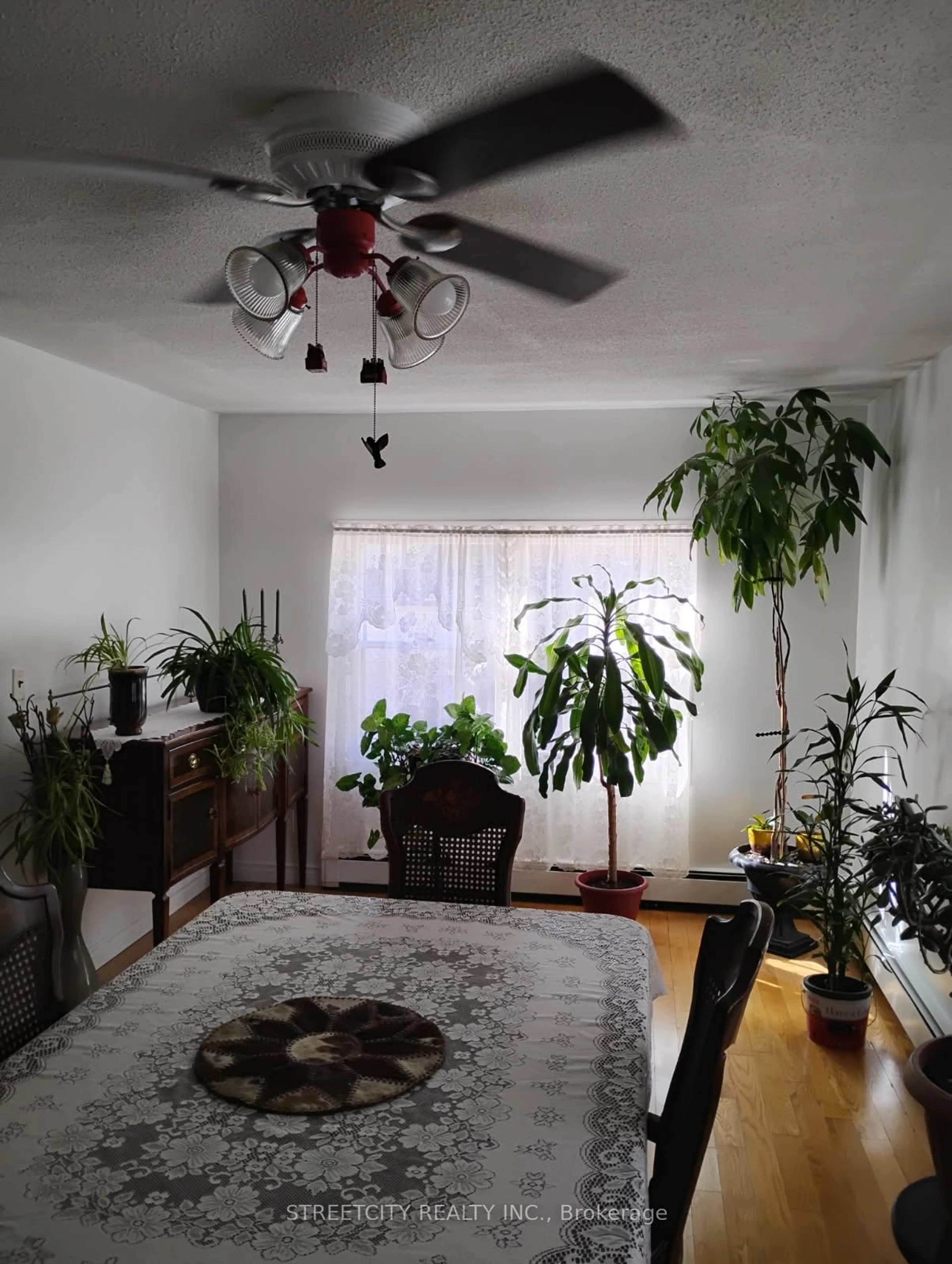 A pic of a room for 156 Maple St, West Elgin Ontario N0L 2C0