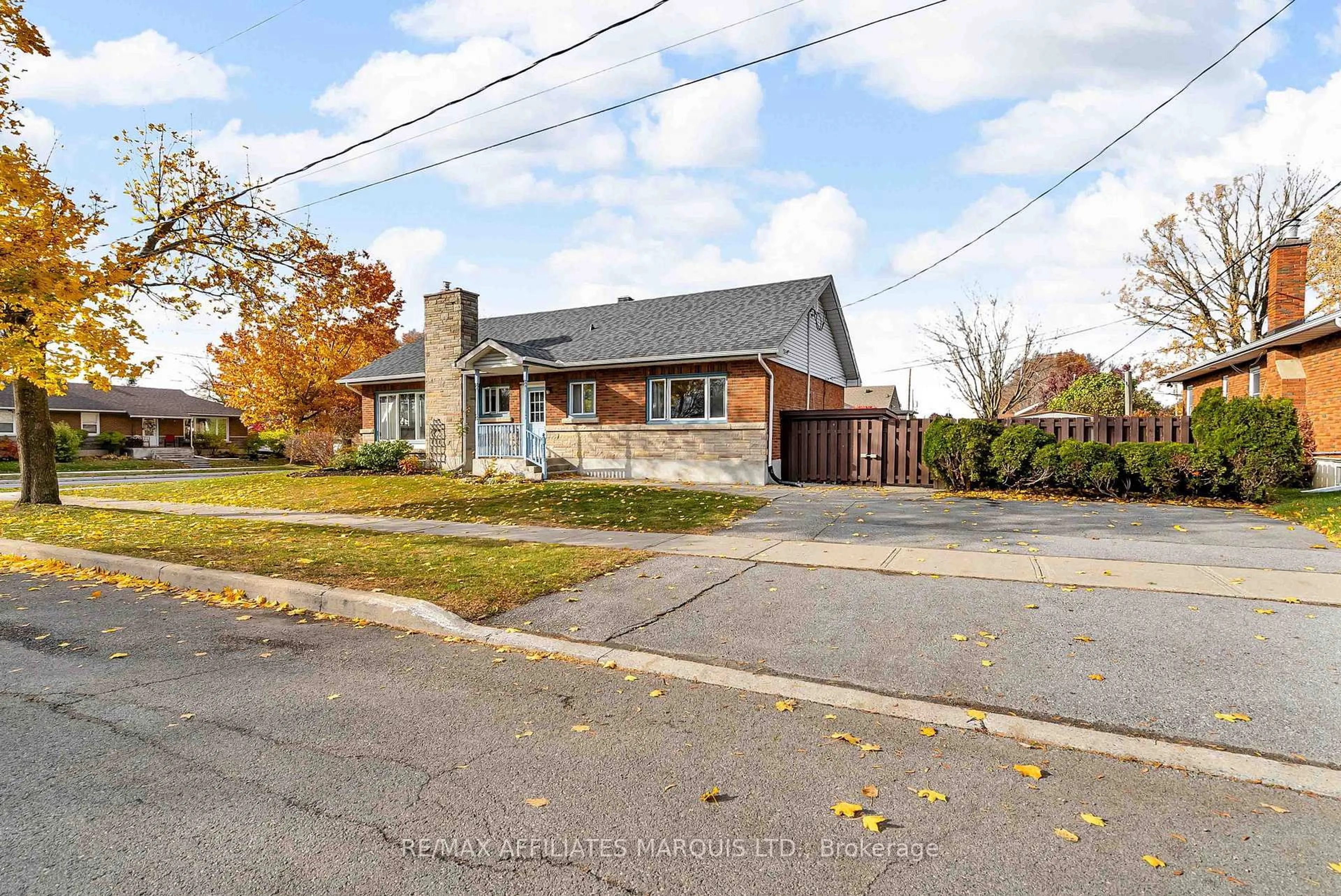 Home with brick exterior material, street for 622 Guy St, Cornwall Ontario K6H 4W1