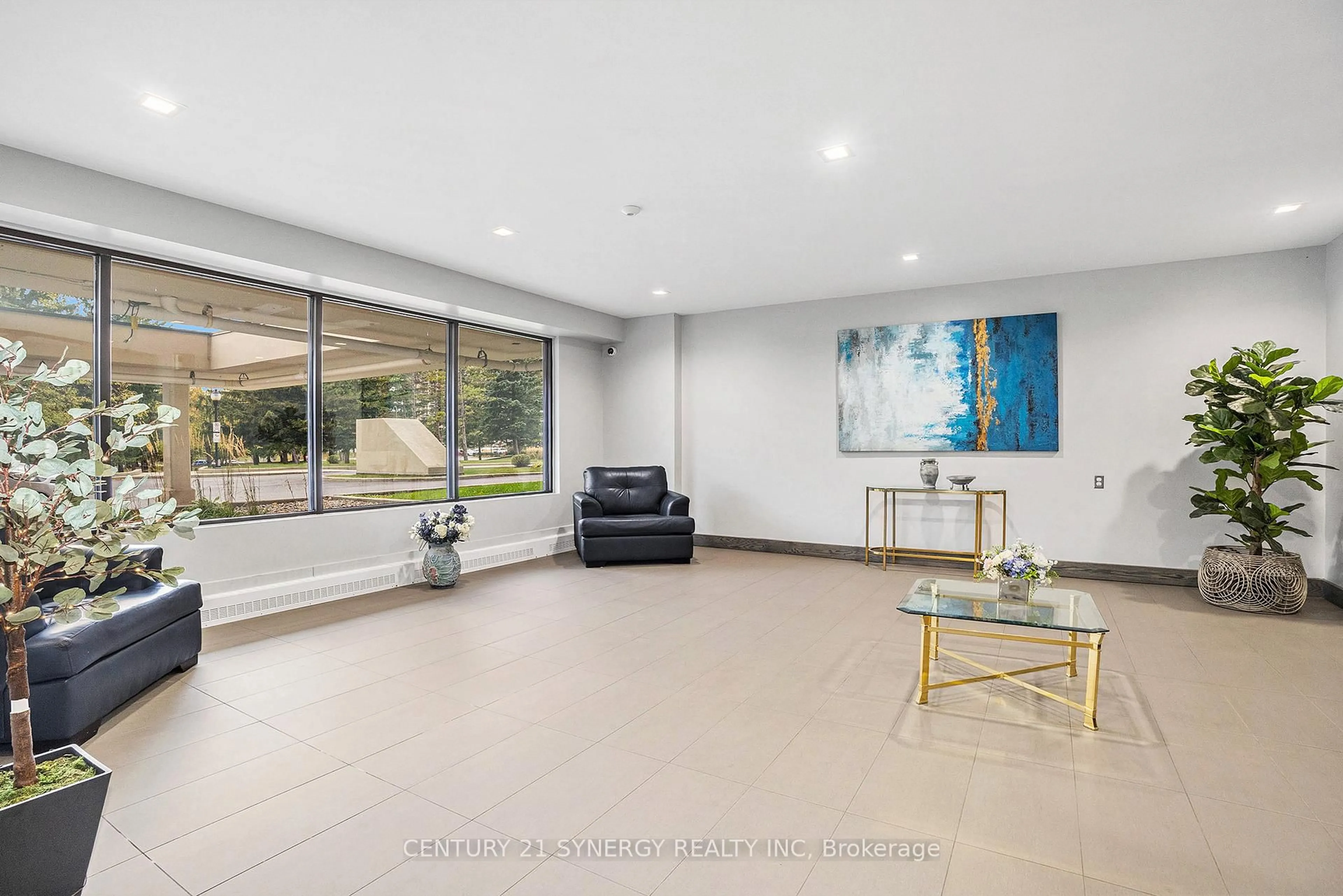 Indoor foyer for 665 Bathgate Dr #2113, Ottawa Ontario K1K 3Y4