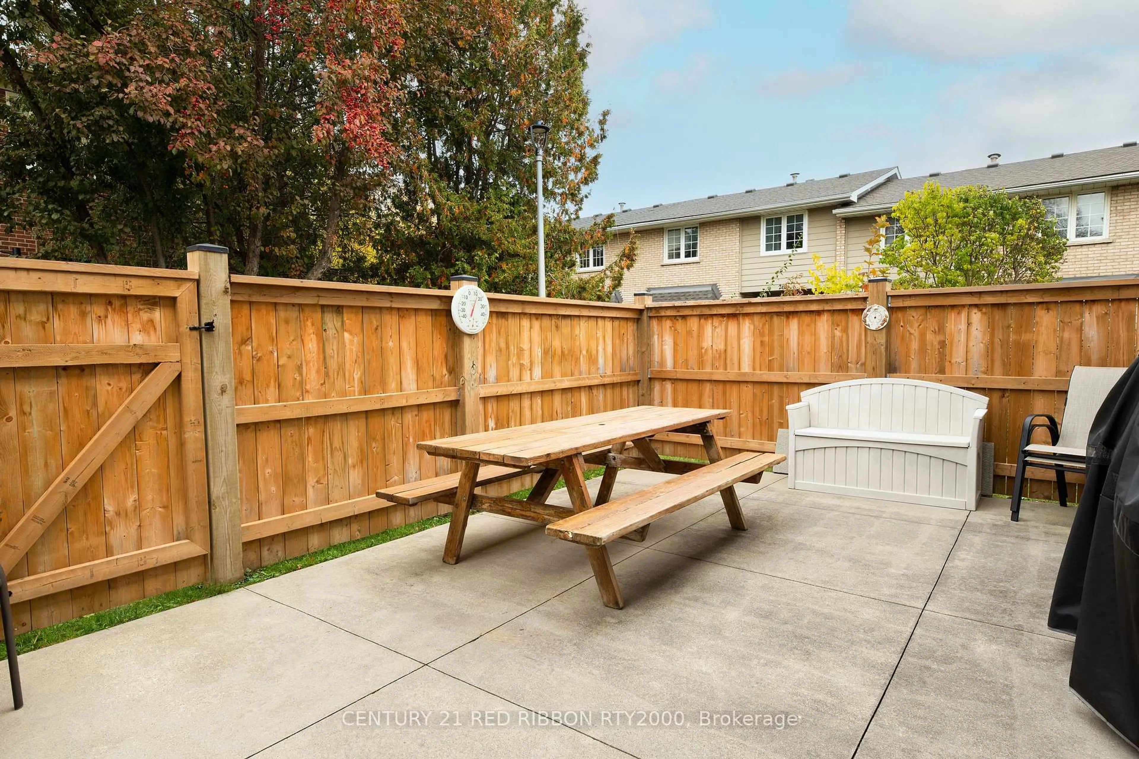 Patio, street for 535 Gainsborough Rd #535, London North Ontario N6G 2C5