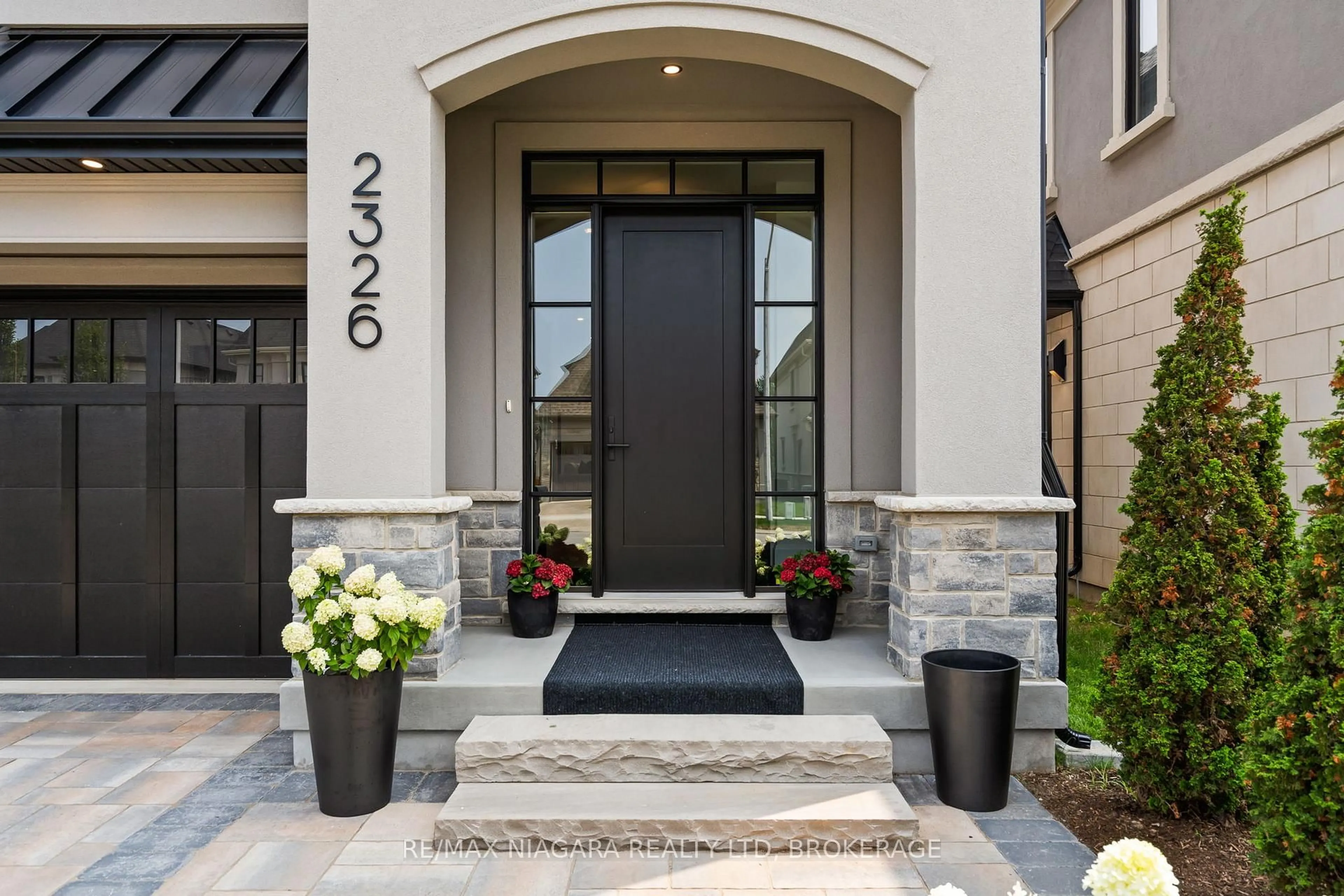 Indoor entryway for 2326 TERRAVITA Dr, Niagara Falls Ontario L2J 0G1