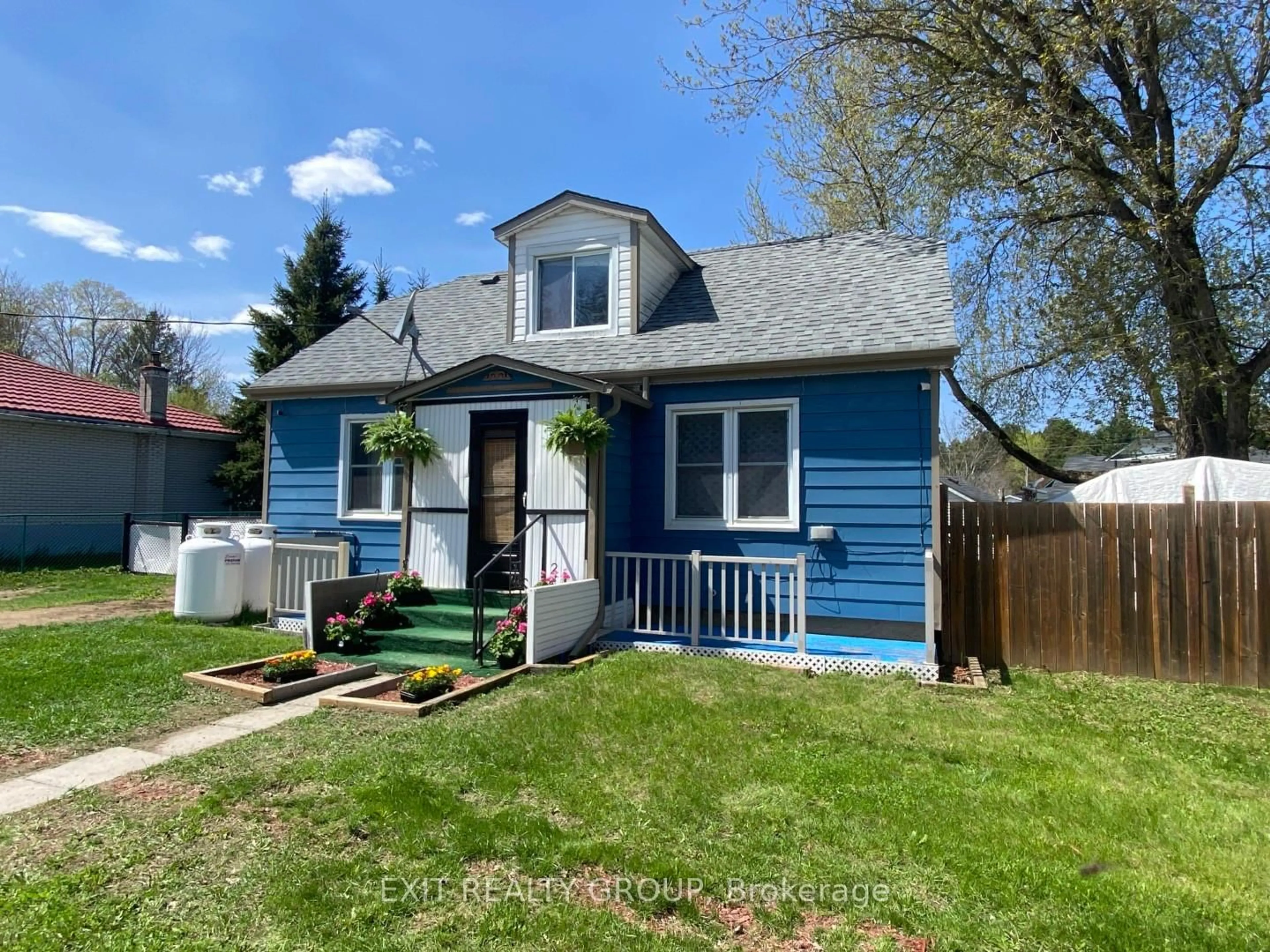 Unknown for 33 Glastonbury Rd, Addington Highlands Ontario K0H 2G0