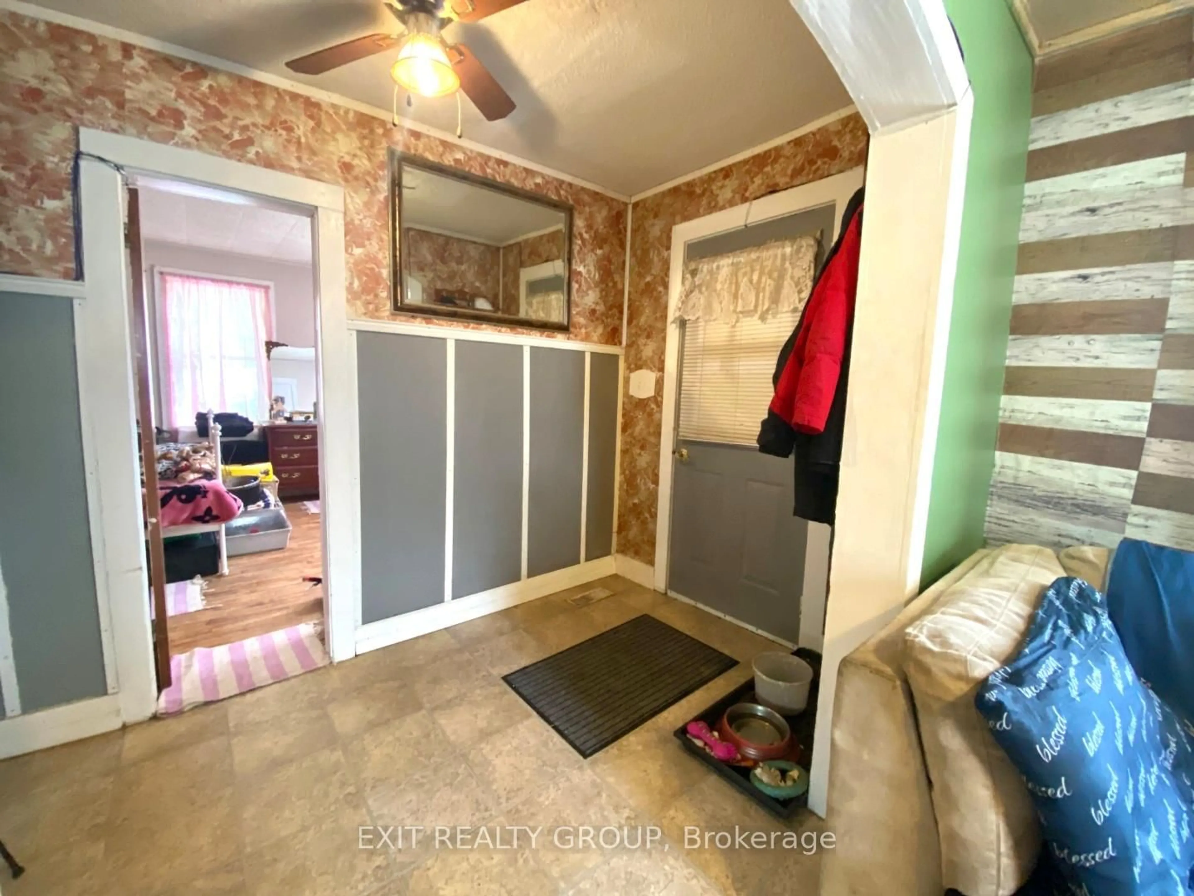 Unknown for 33 Glastonbury Rd, Addington Highlands Ontario K0H 2G0