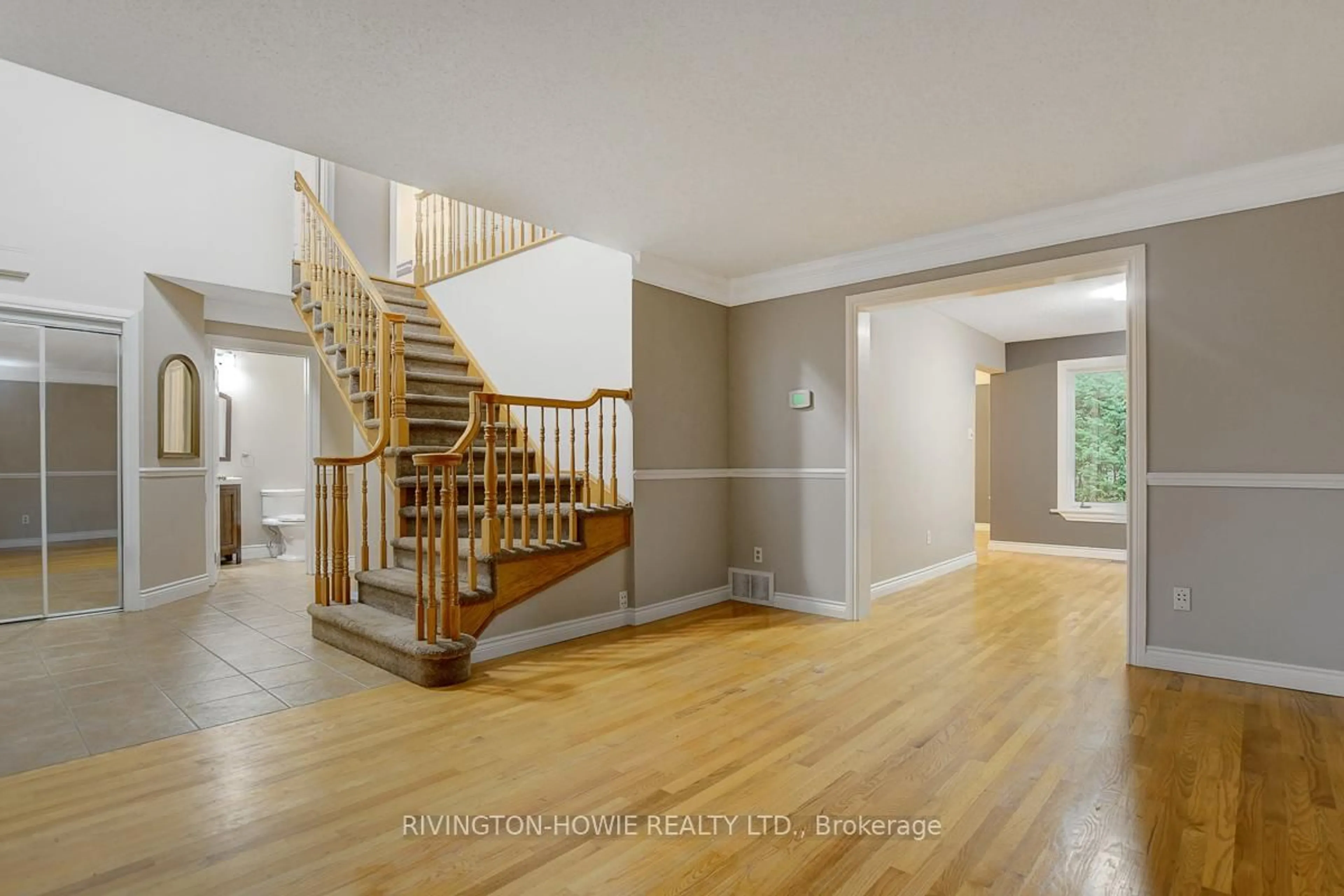 Unknown for 4 Conductor Ave, Ottawa Ontario K2S 0S3