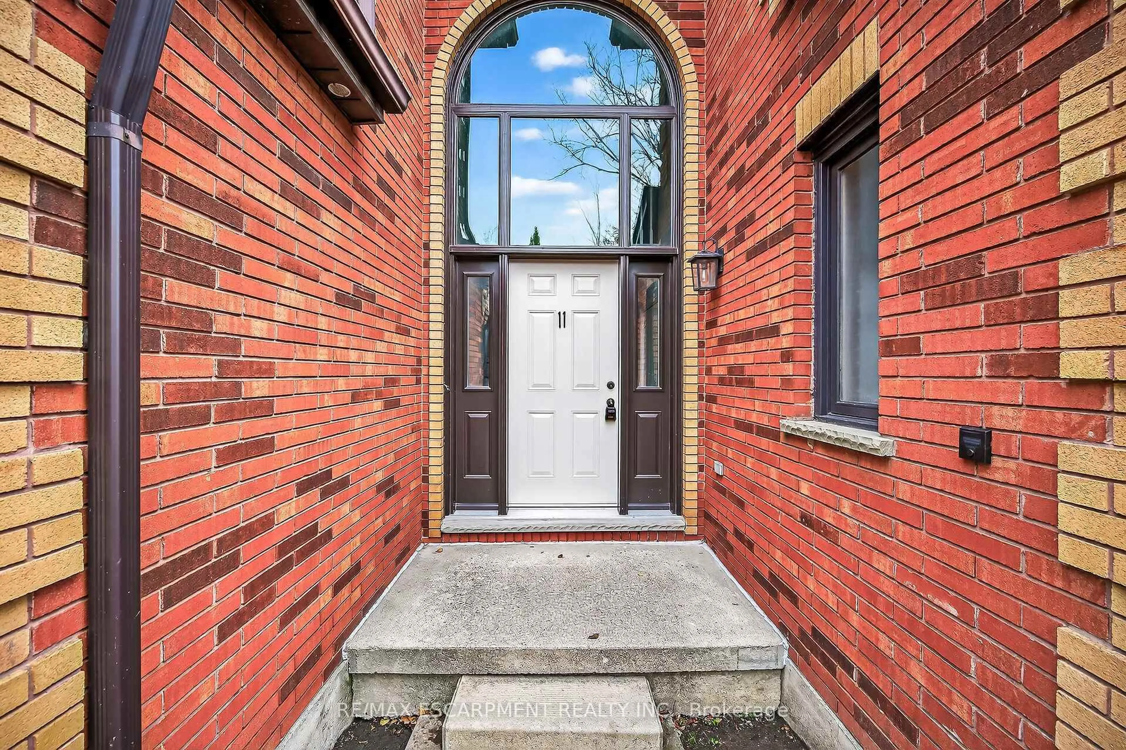 Unknown for 54 Argyle St #11, Haldimand Ontario N3W 1H9