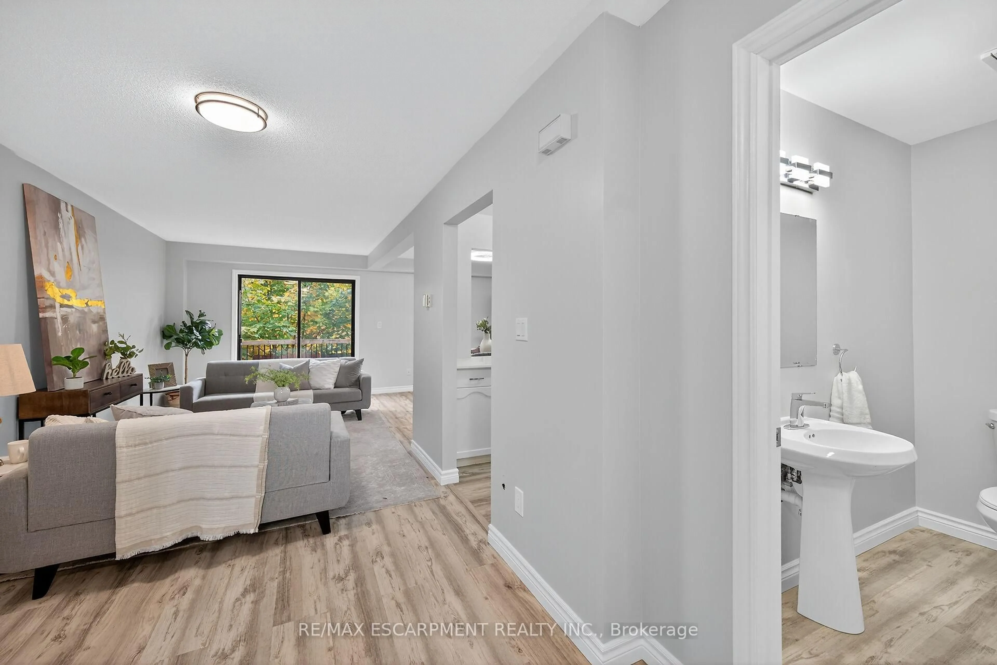 Unknown for 54 Argyle St #11, Haldimand Ontario N3W 1H9