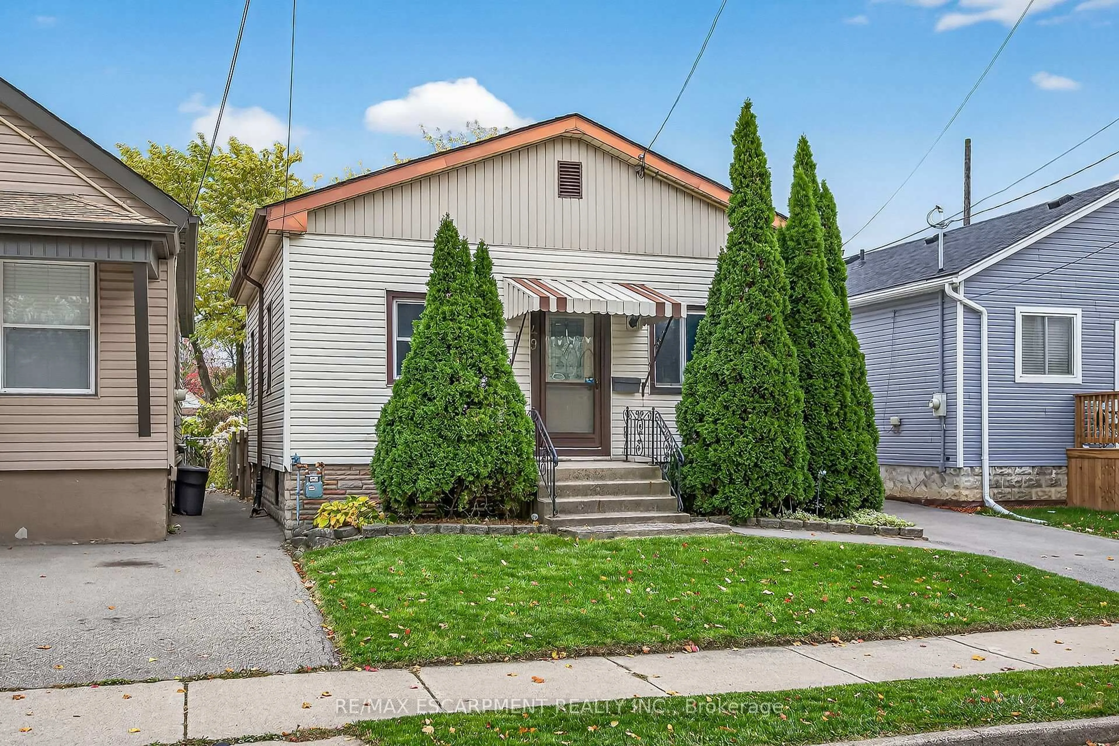 Unknown for 49 East 33rd St, Hamilton Ontario L8V 3S9