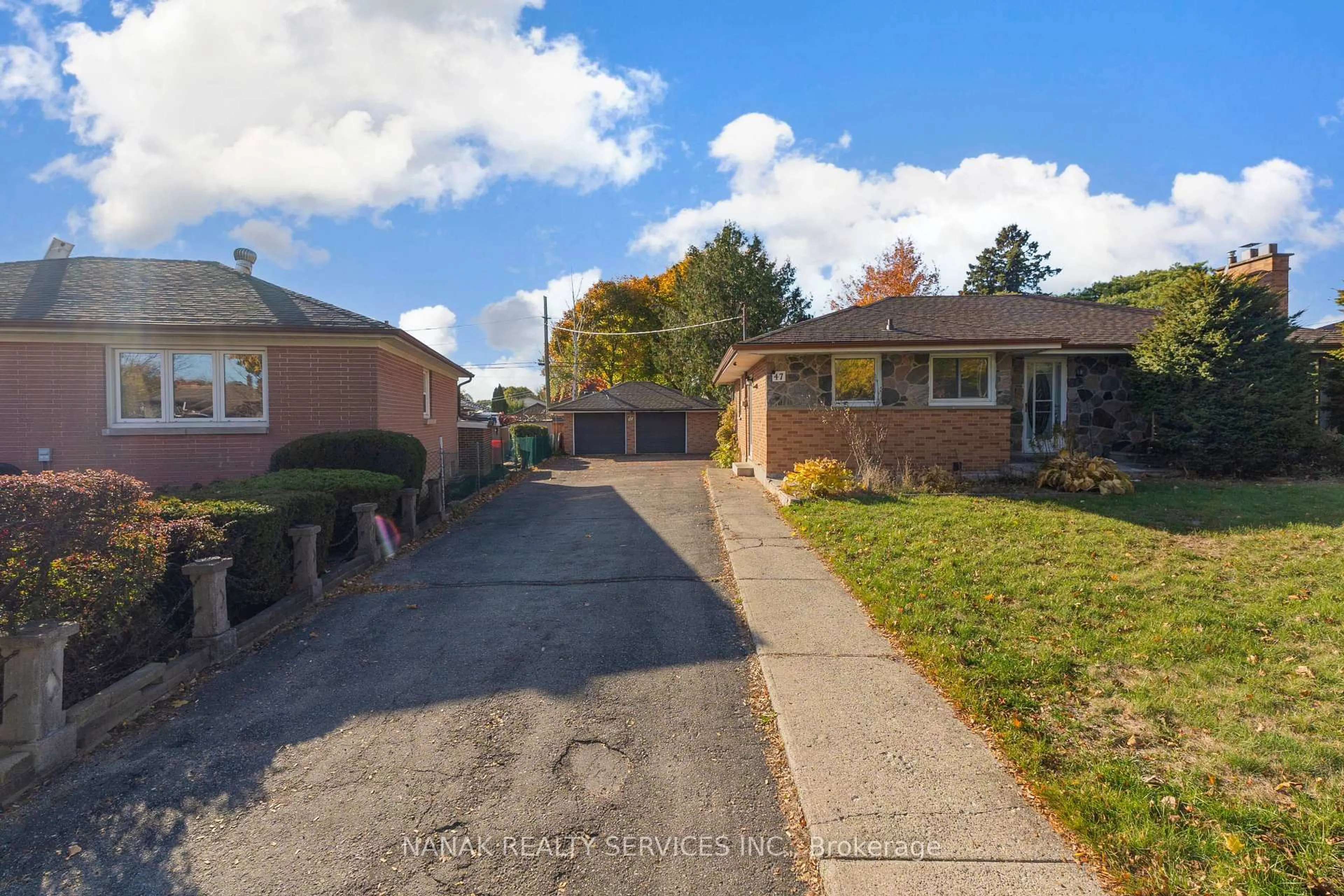 A pic from outside/outdoor area/front of a property/back of a property/a pic from drone, street for 47 JASPER Cres, London East Ontario N5W 1J9